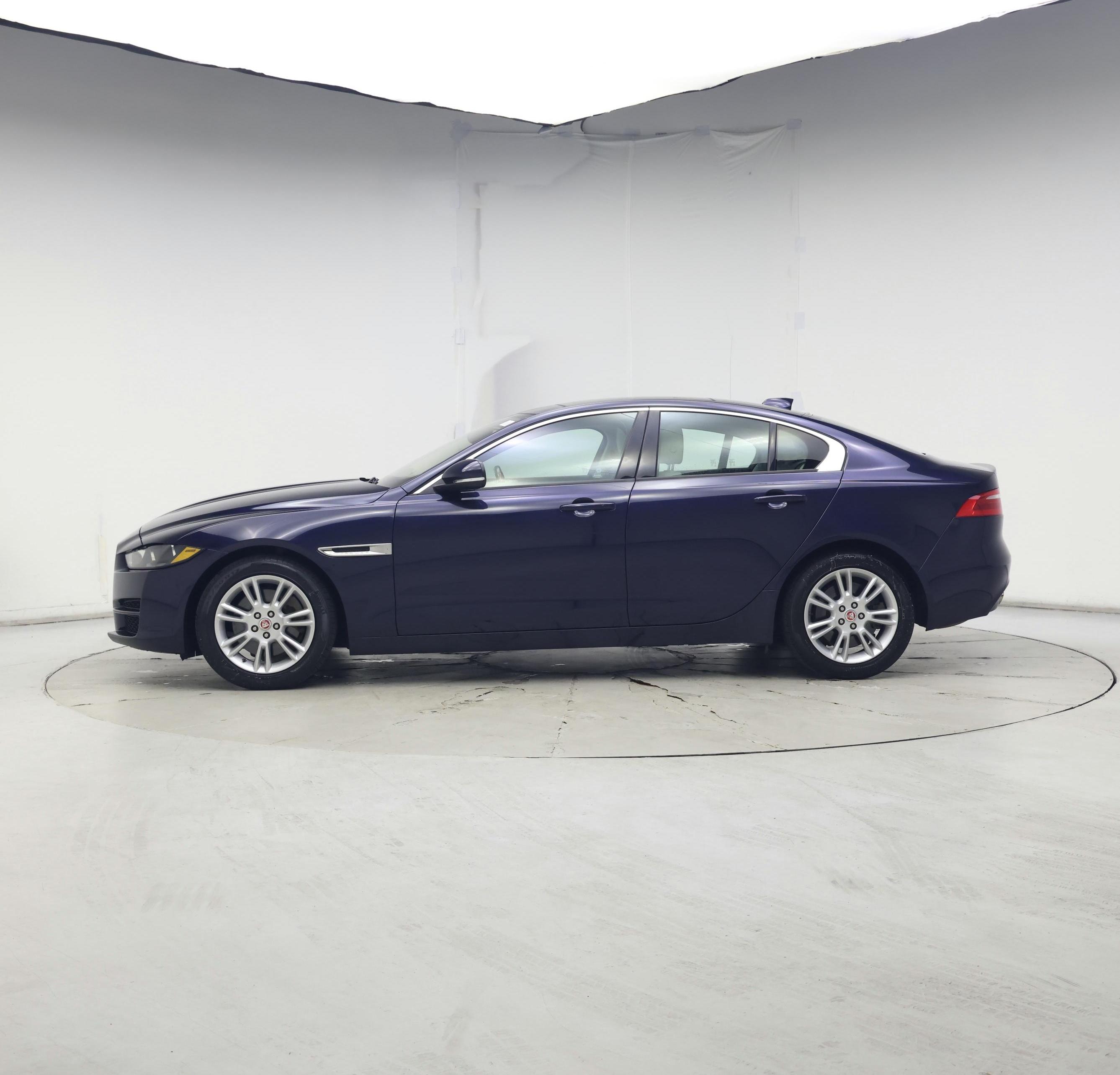 Thumbnail: 2018 Jaguar XE - 3
