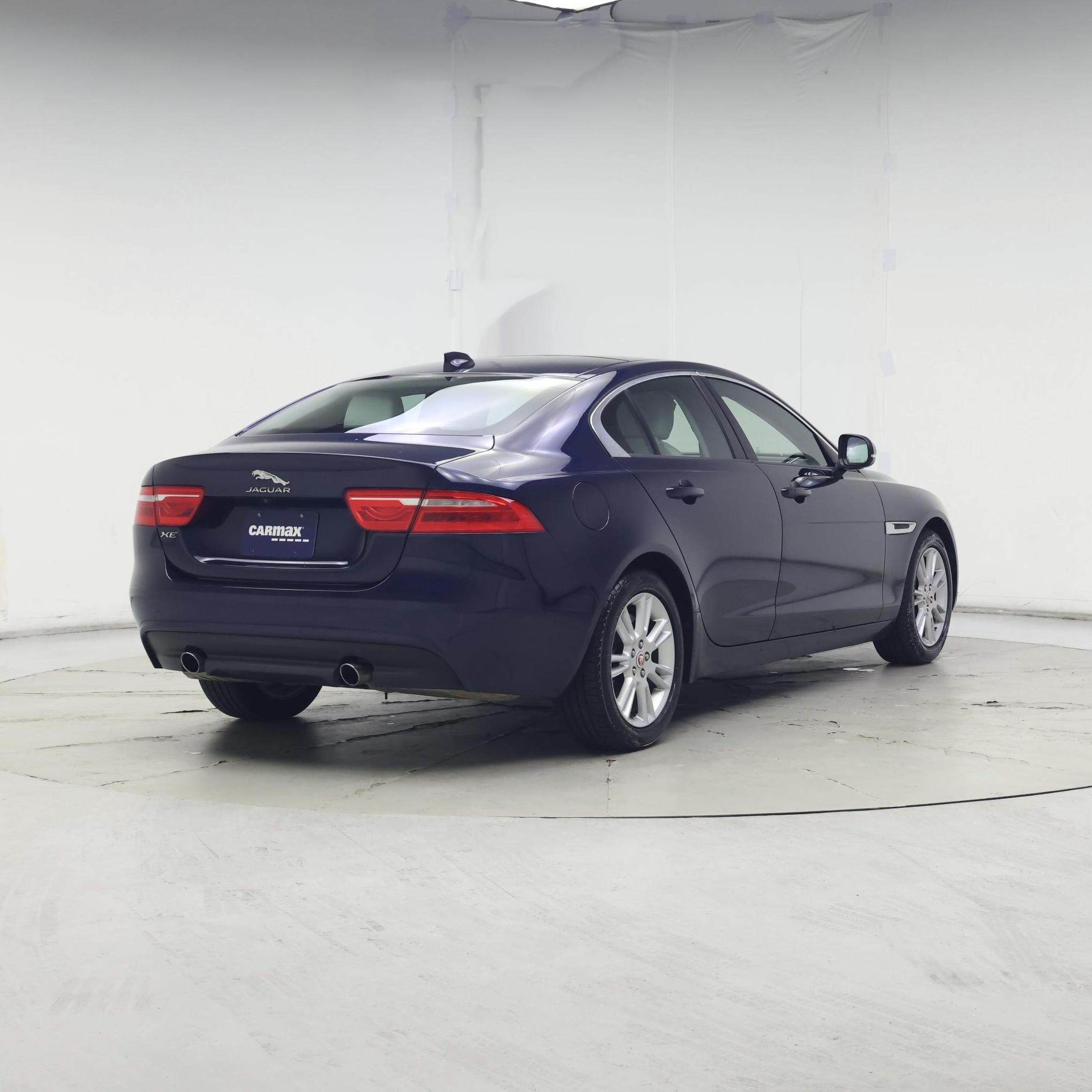 Thumbnail: 2018 Jaguar XE - 8