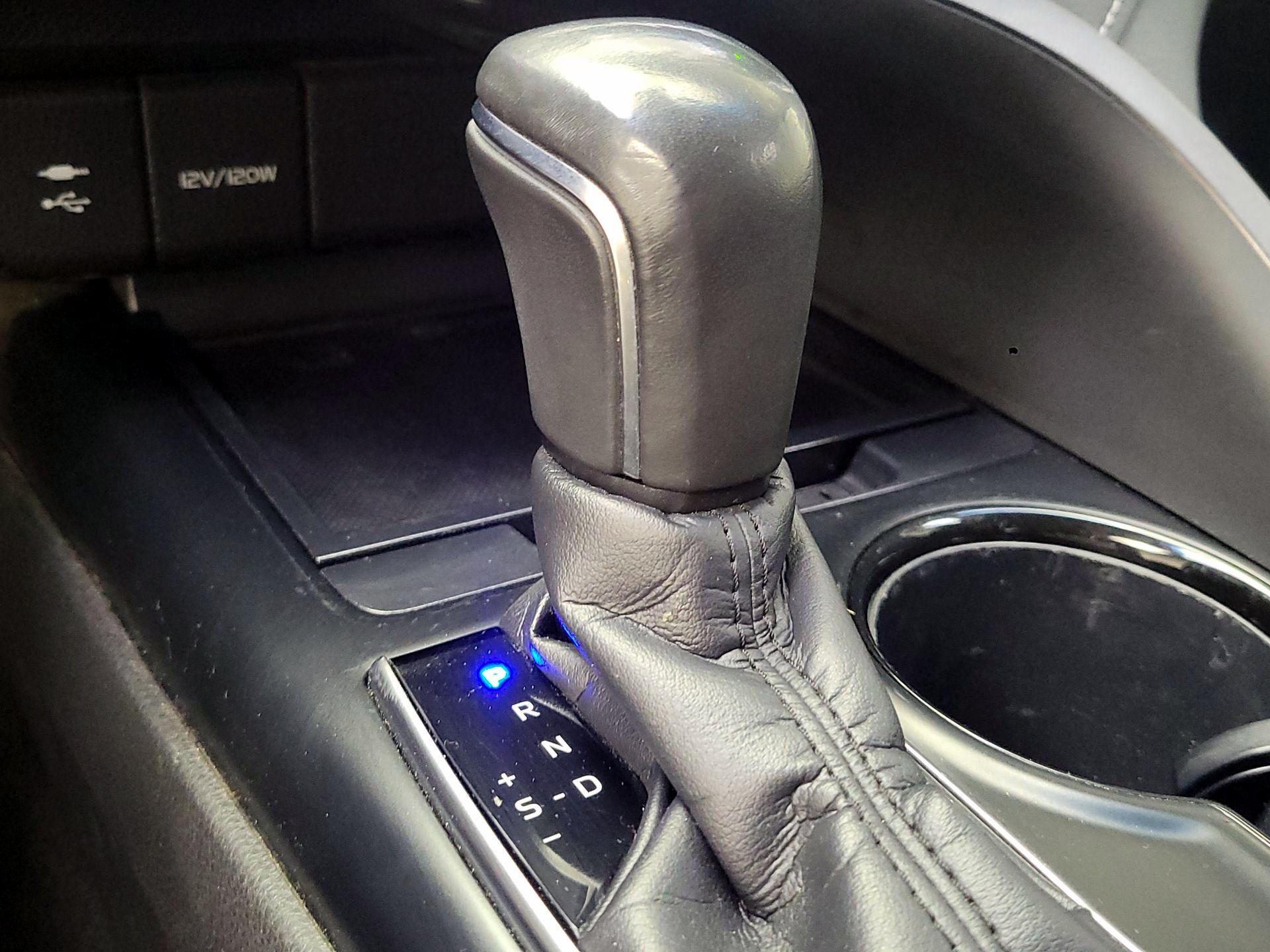 Thumbnail: 2018 Toyota Camry - 17