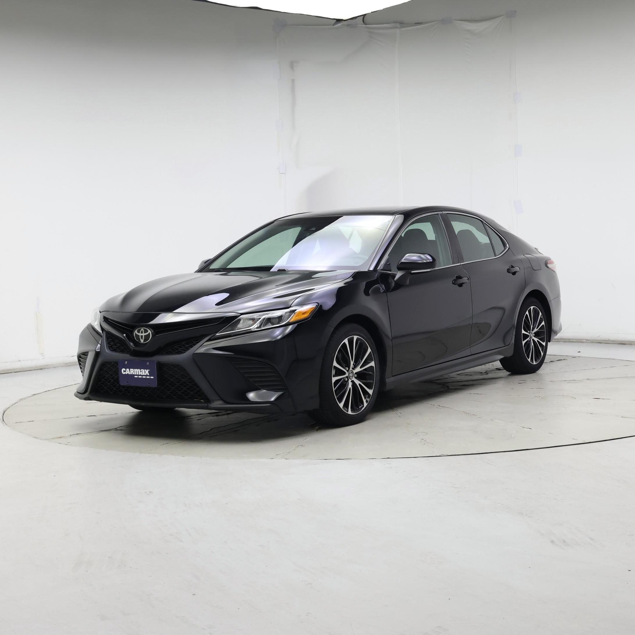 Thumbnail: 2018 Toyota Camry - 4