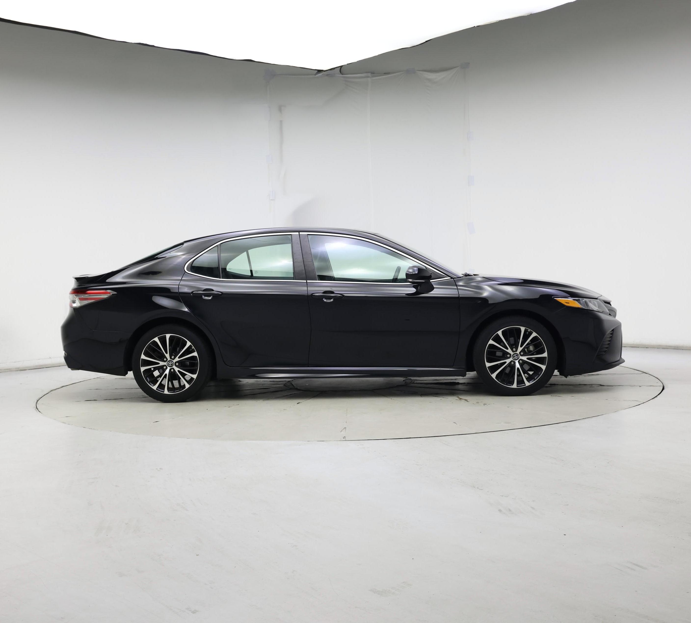 Thumbnail: 2018 Toyota Camry - 7