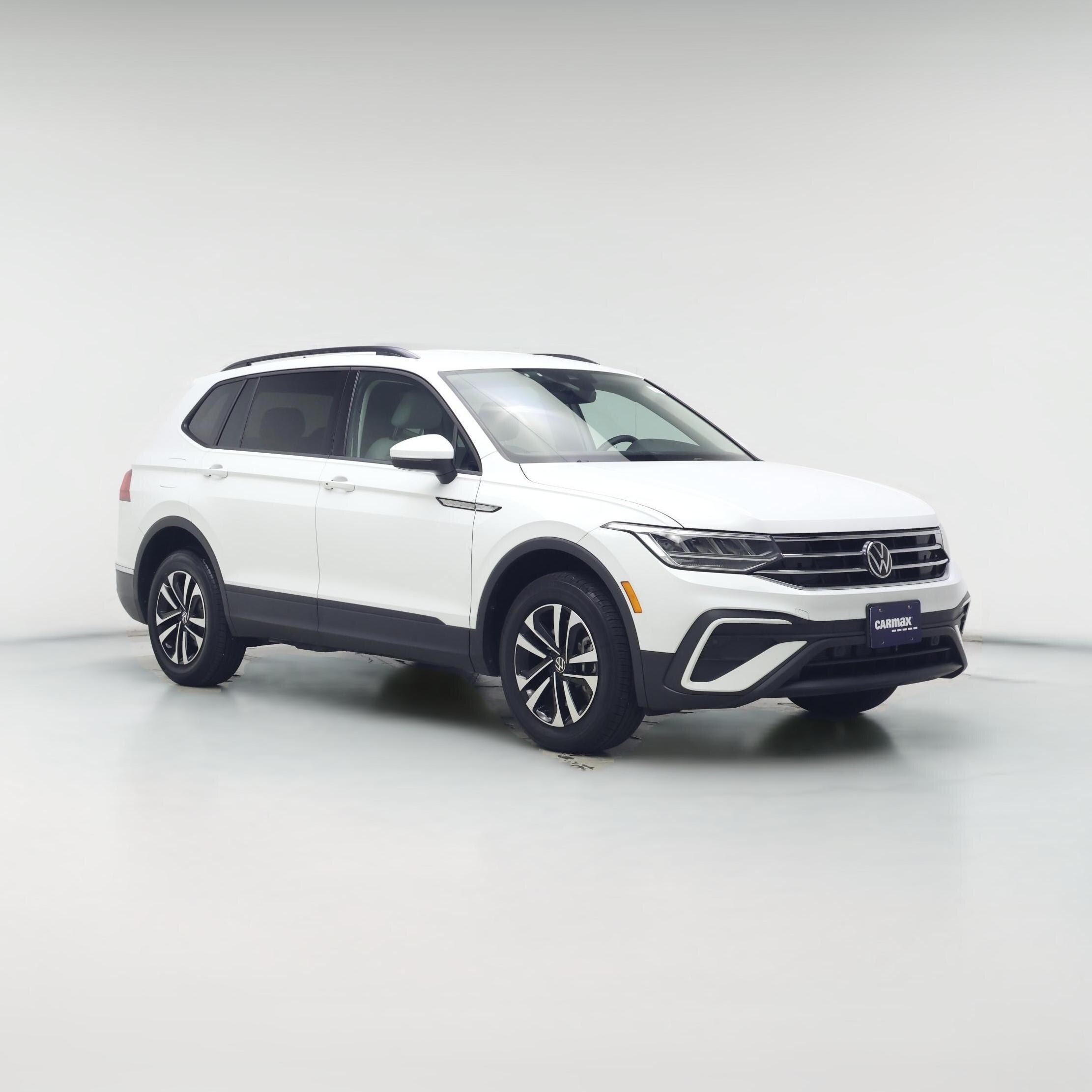 Thumbnail: 2022 Volkswagen Tiguan - 1