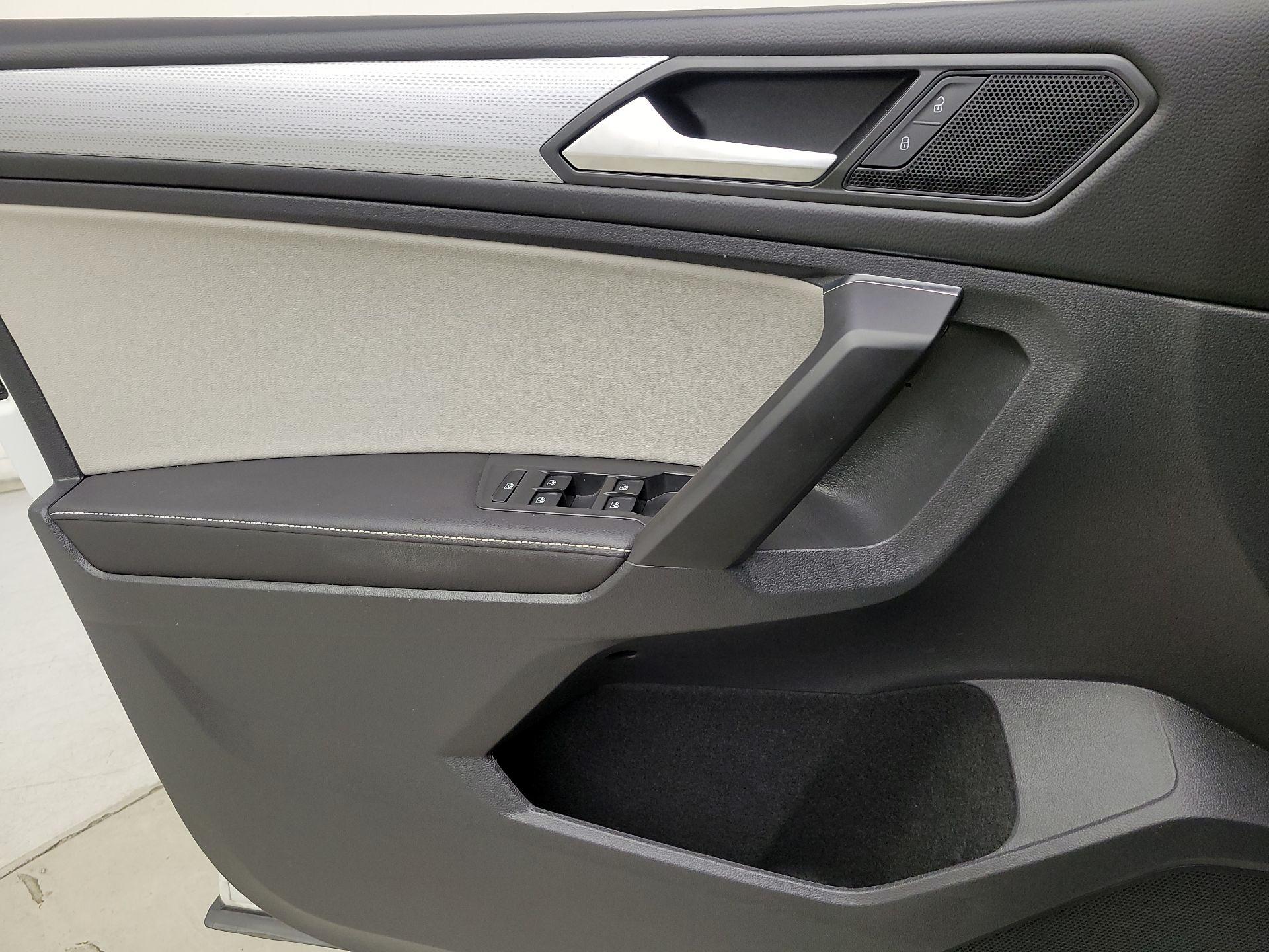 Thumbnail: 2022 Volkswagen Tiguan - 12