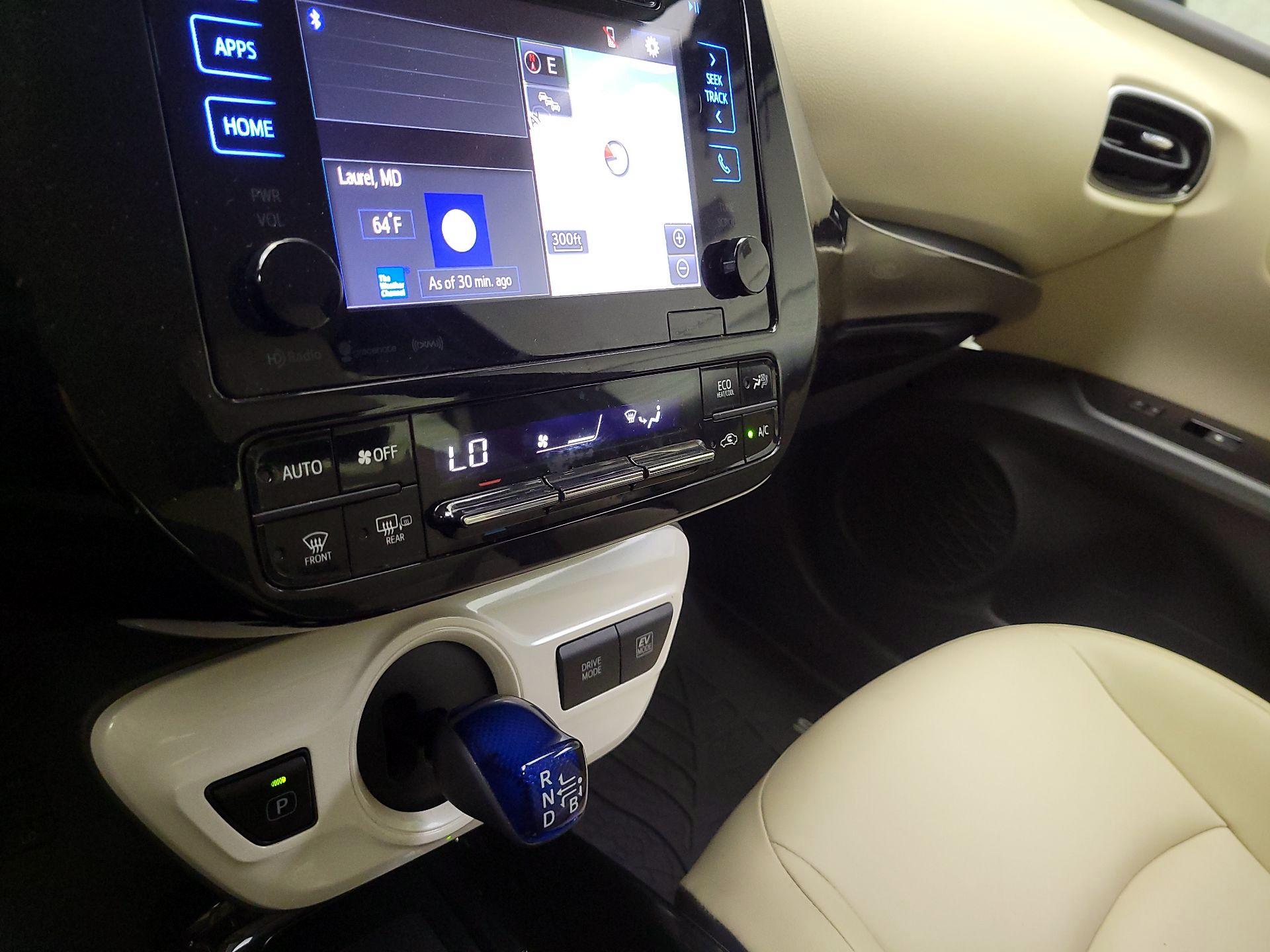 Thumbnail: 2017 Toyota Prius - 17