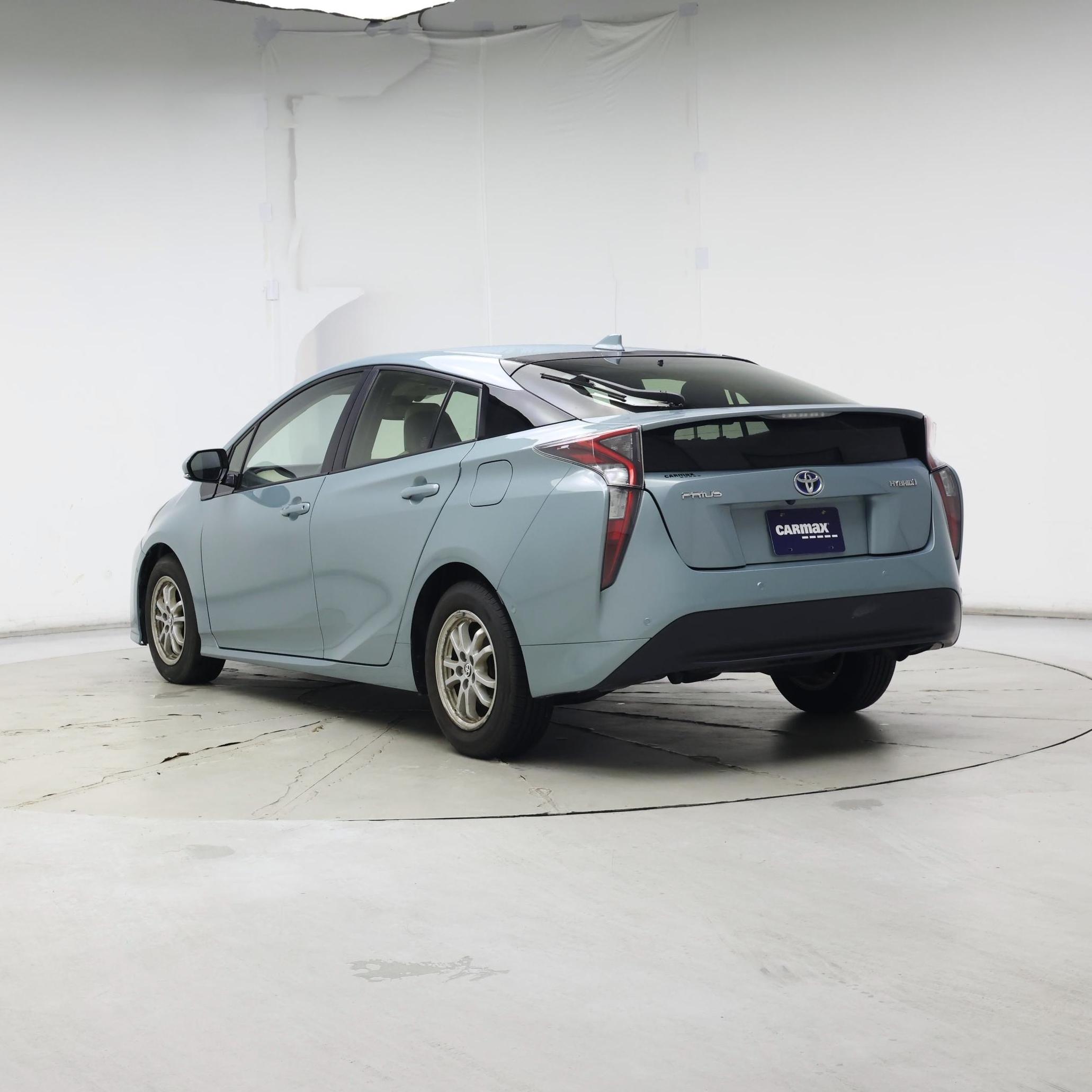 Thumbnail: 2017 Toyota Prius - 2