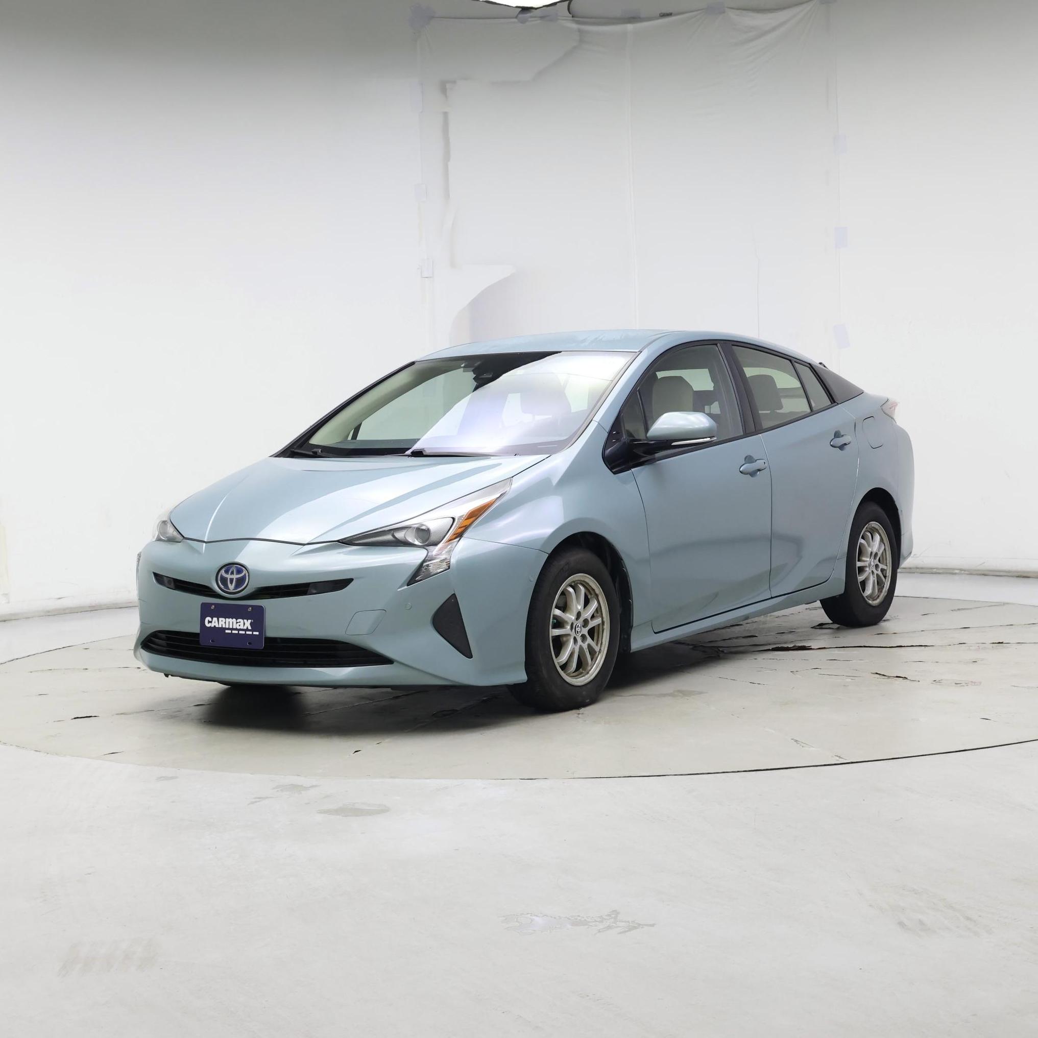 Thumbnail: 2017 Toyota Prius - 4