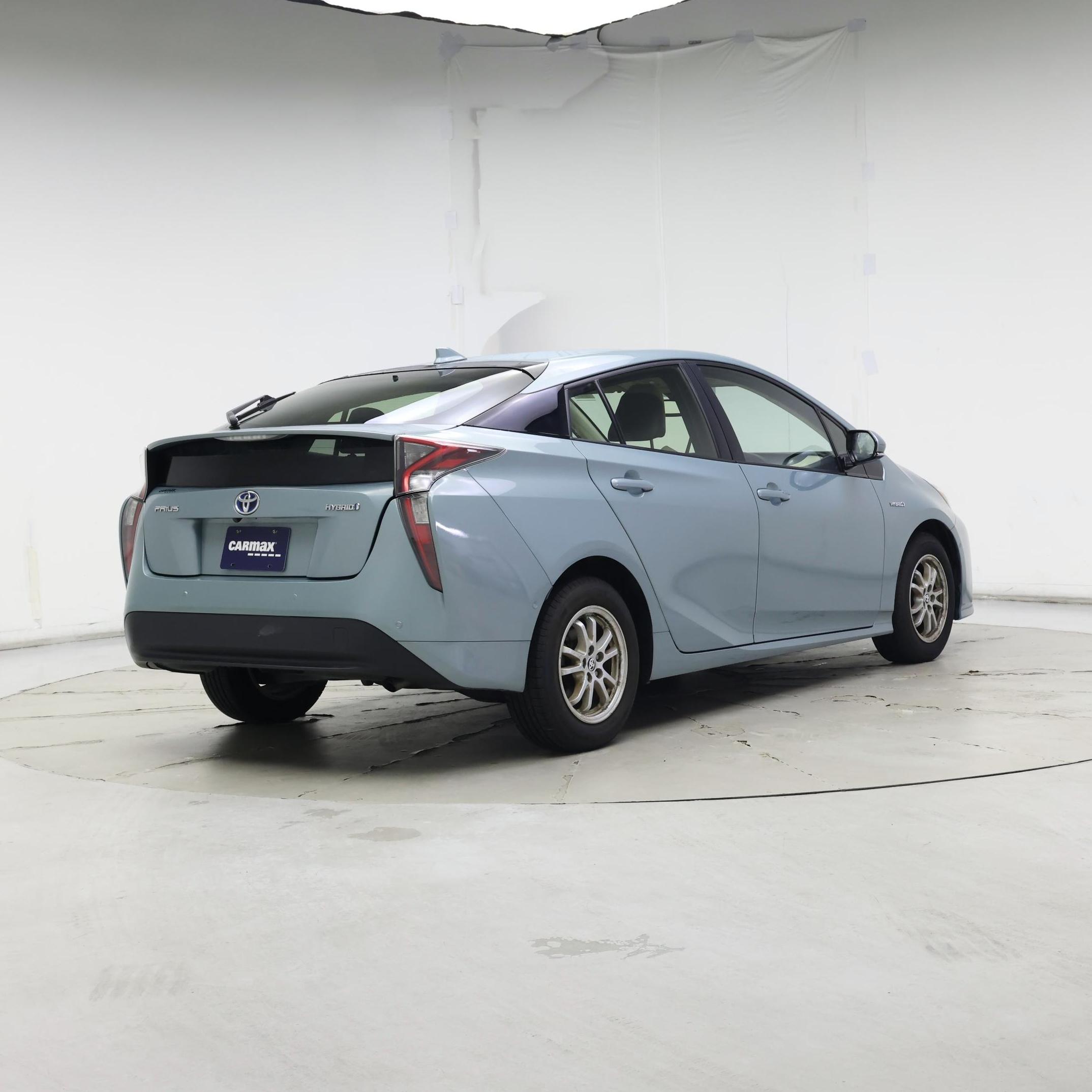 Thumbnail: 2017 Toyota Prius - 8