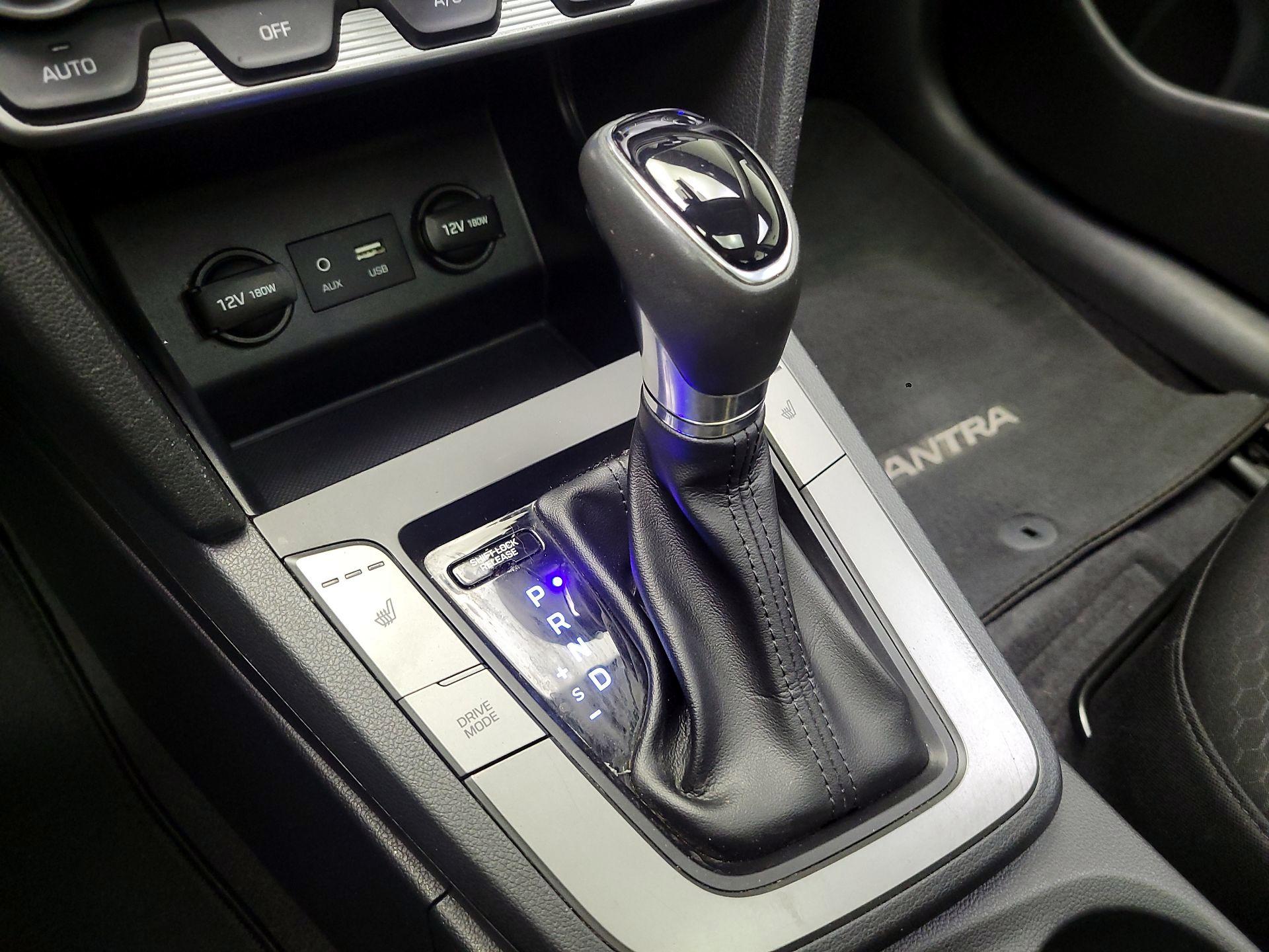 Thumbnail: 2020 Hyundai Elantra - 18