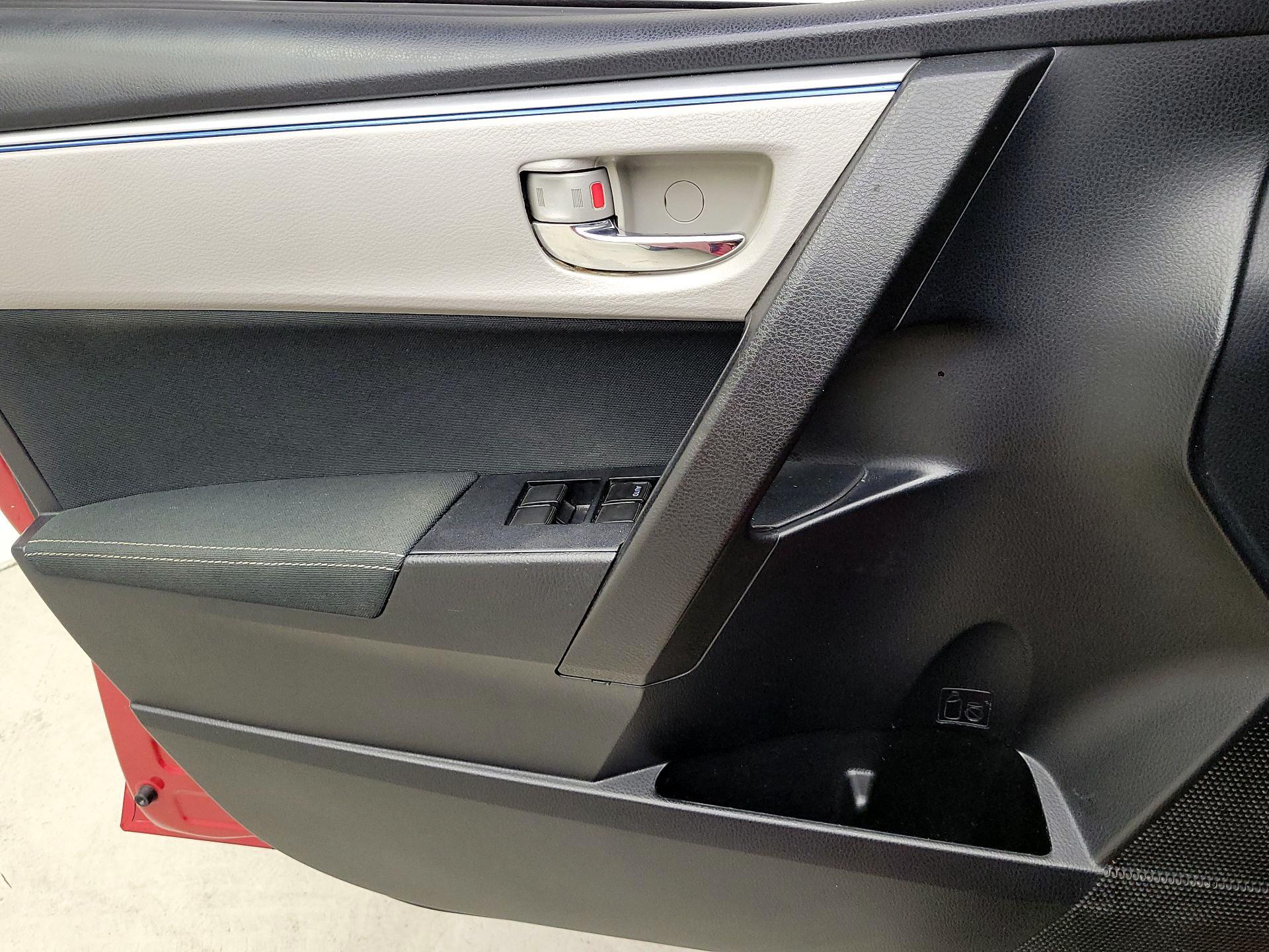 Thumbnail: 2016 Toyota Corolla - 12