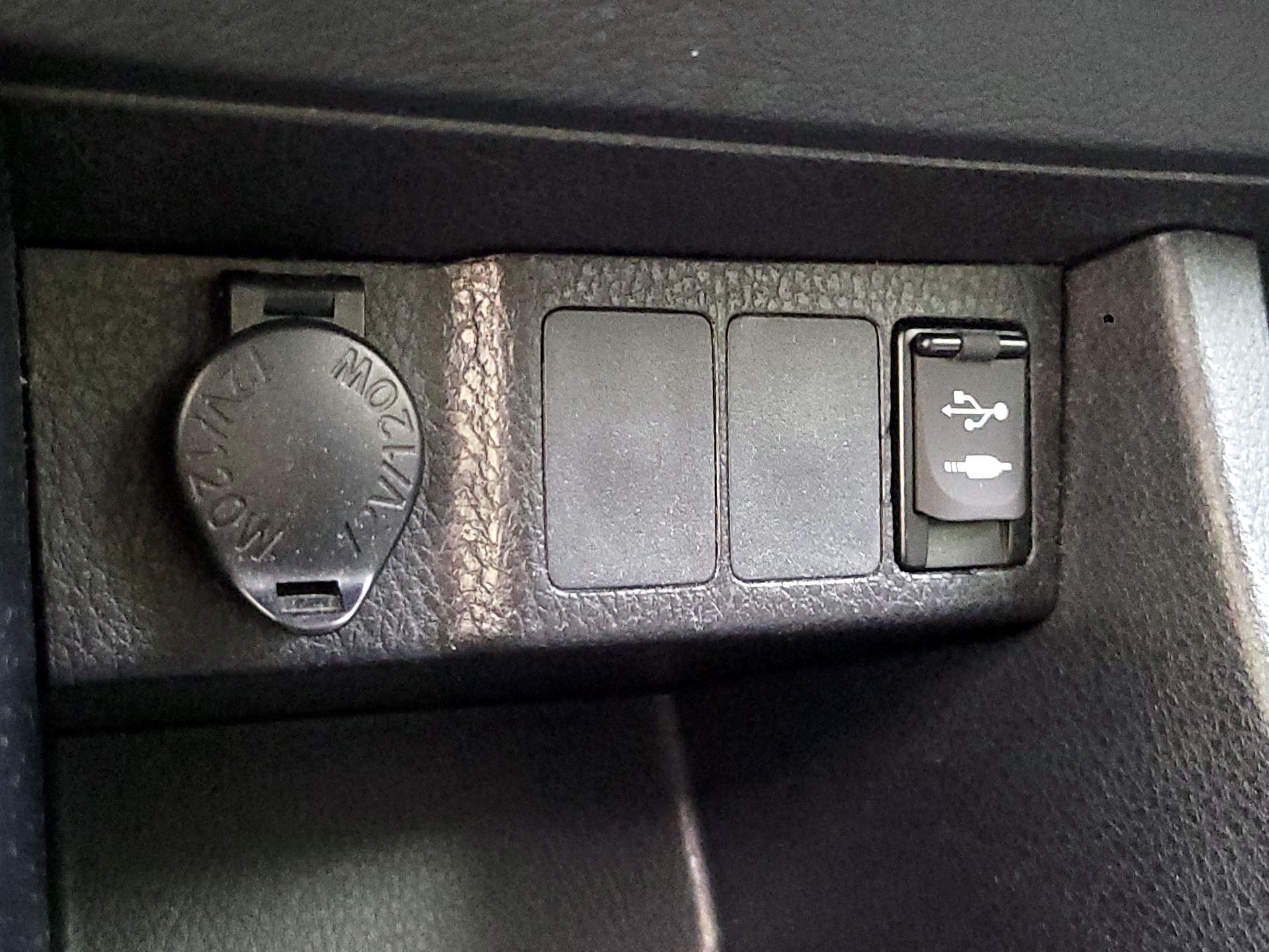 Thumbnail: 2016 Toyota Corolla - 18