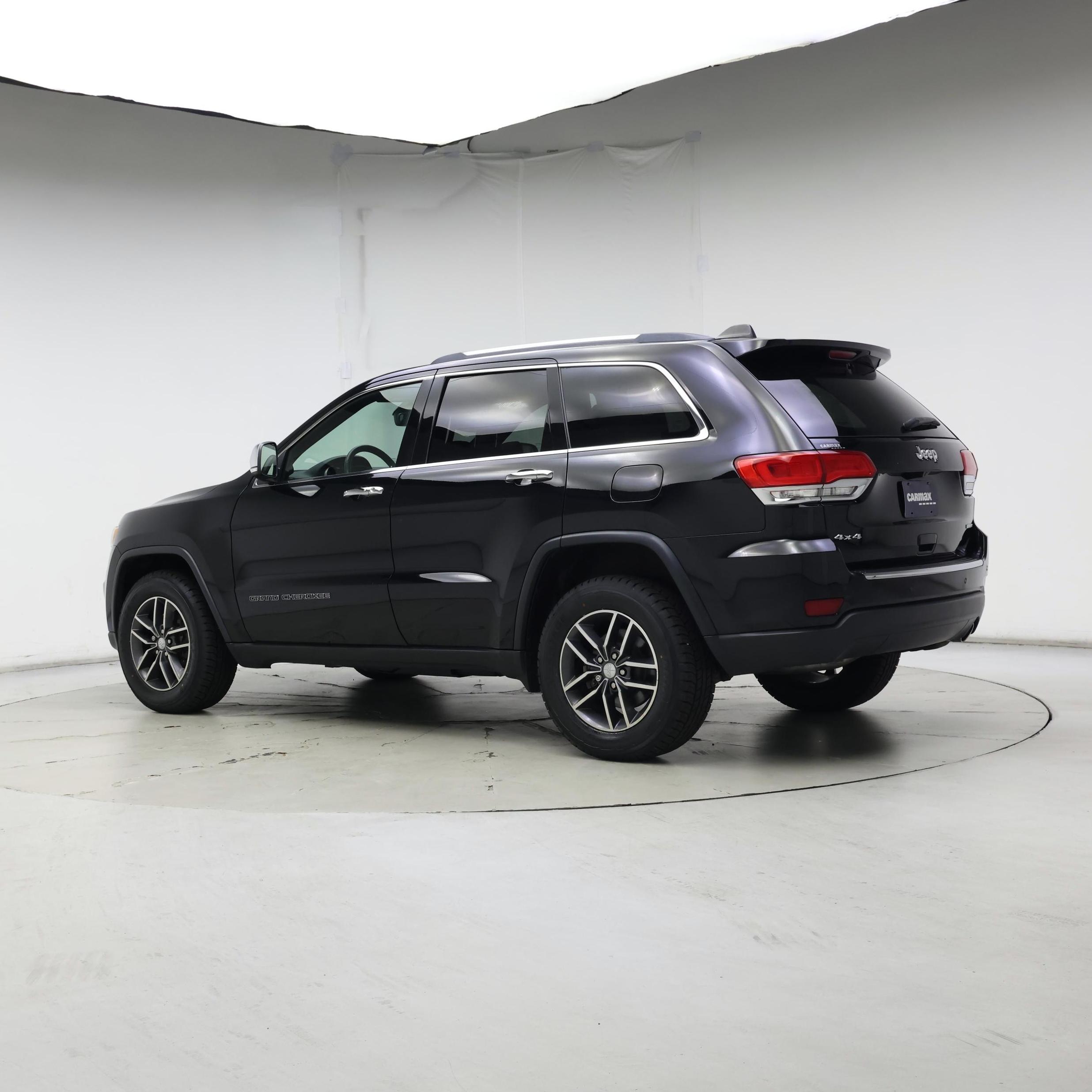 Thumbnail: 2017 Jeep Grand Cherokee - 2