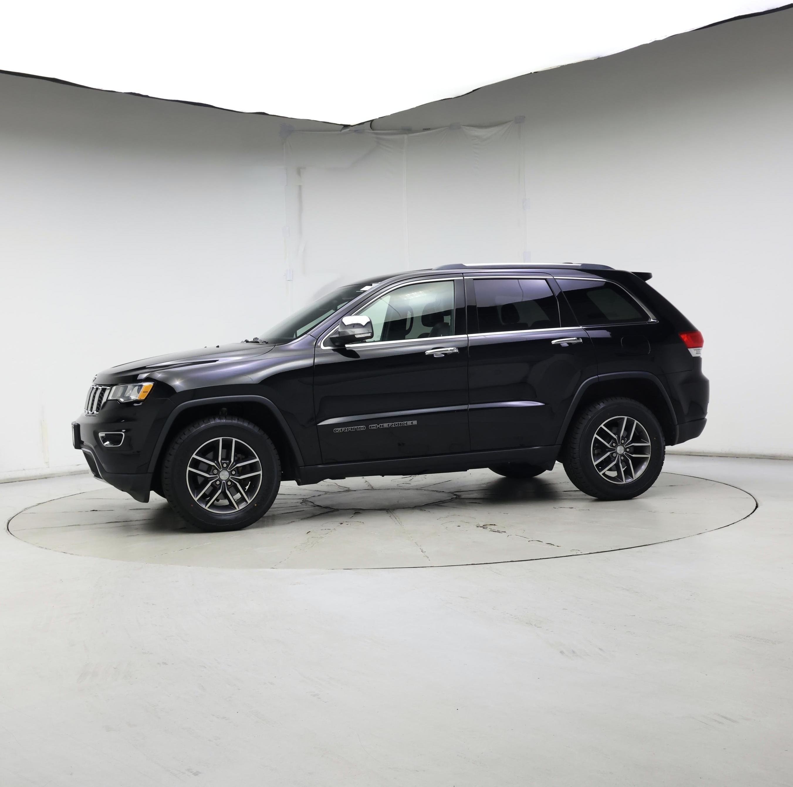 Thumbnail: 2017 Jeep Grand Cherokee - 3