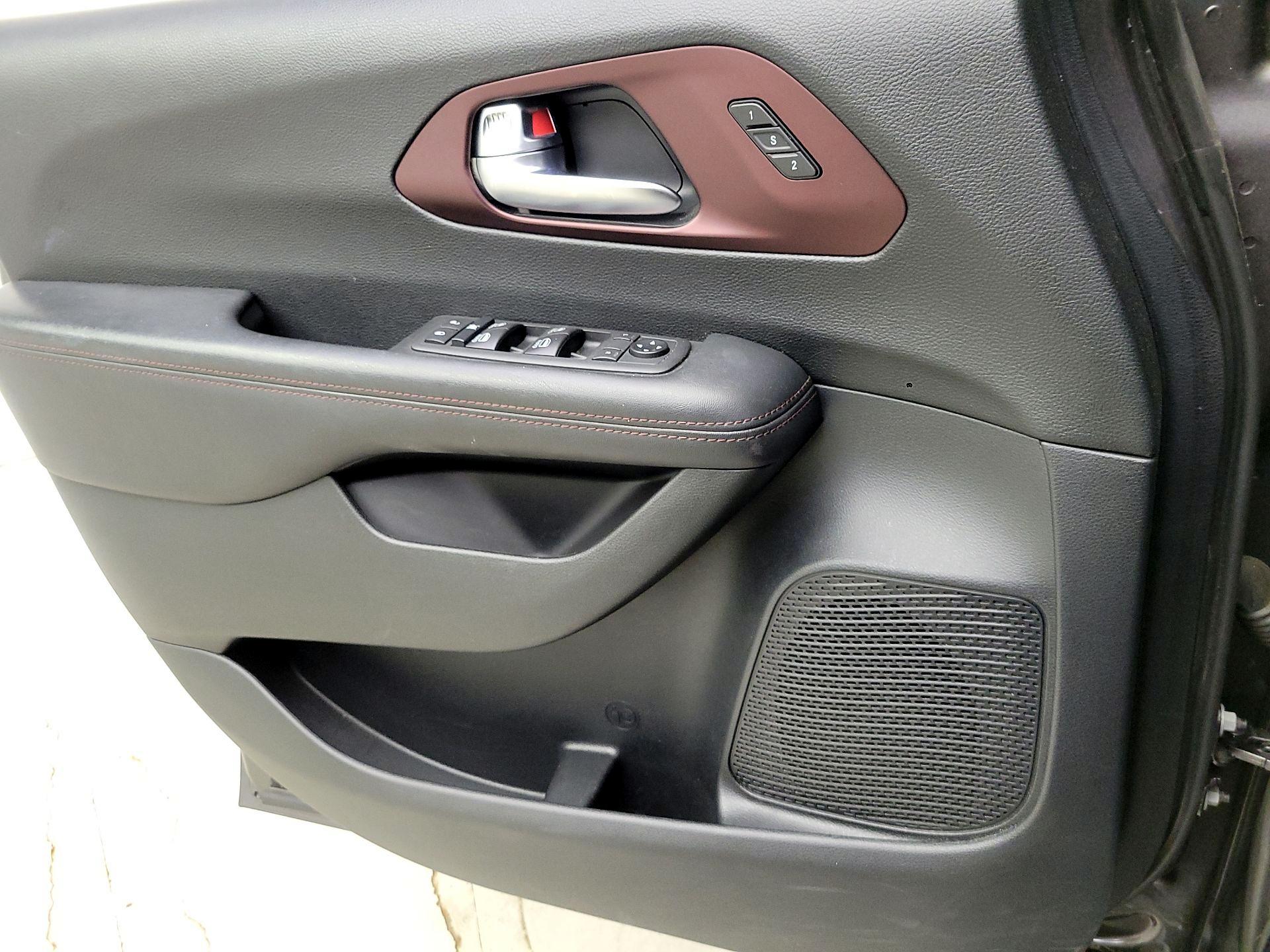 Thumbnail: 2020 Chrysler Pacifica - 12