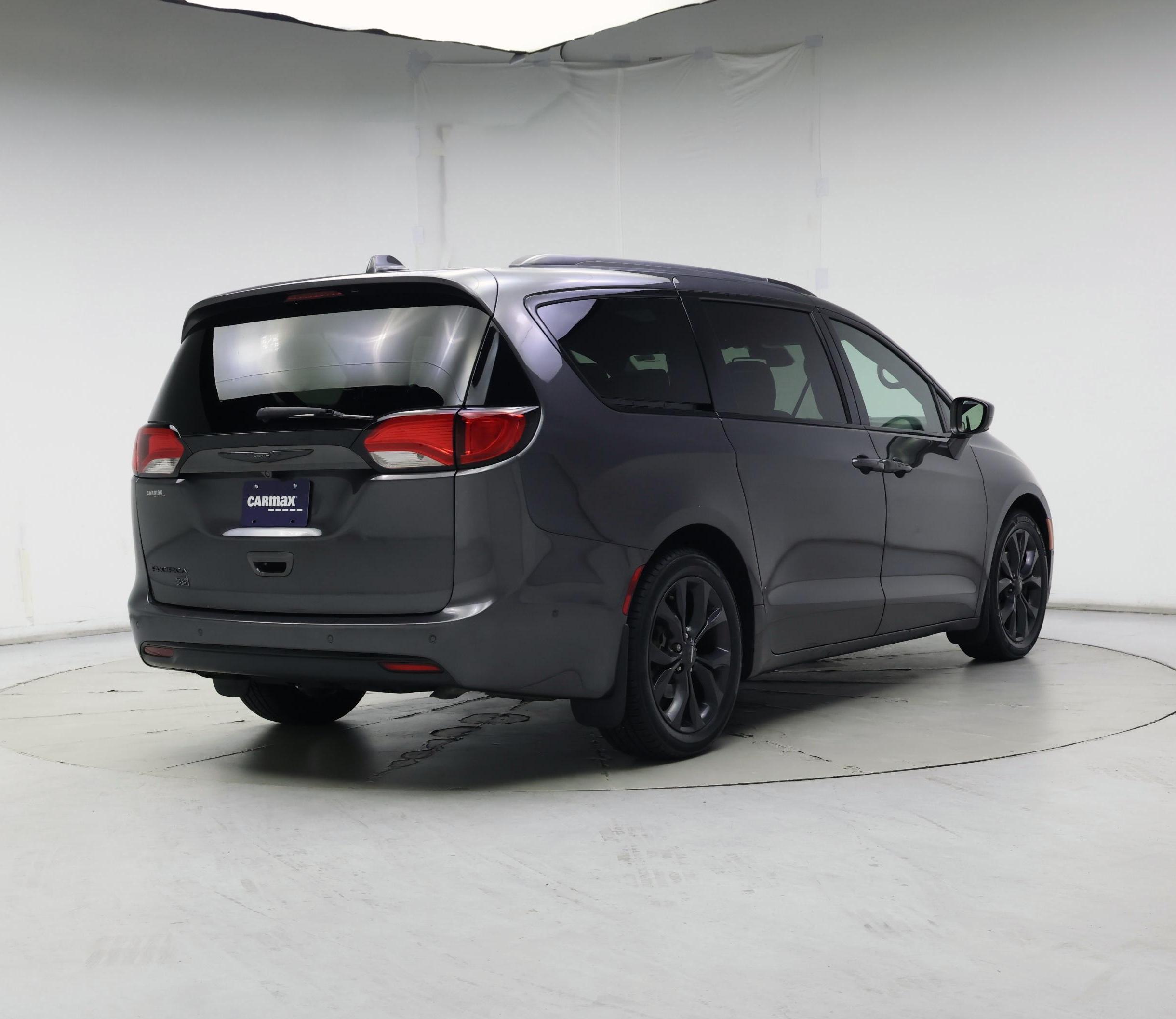 Thumbnail: 2020 Chrysler Pacifica - 8