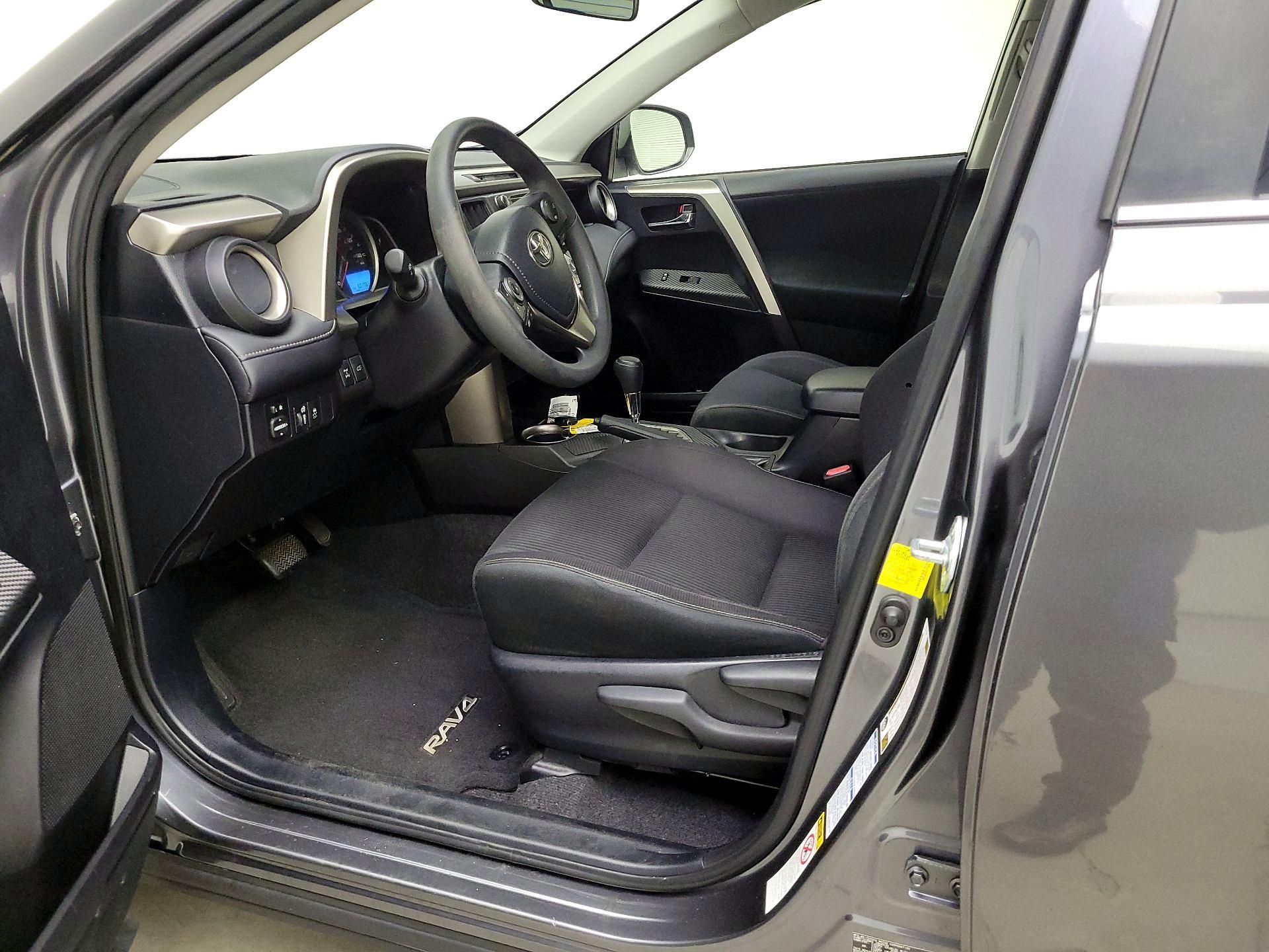 Thumbnail: 2015 Toyota RAV4 - 11