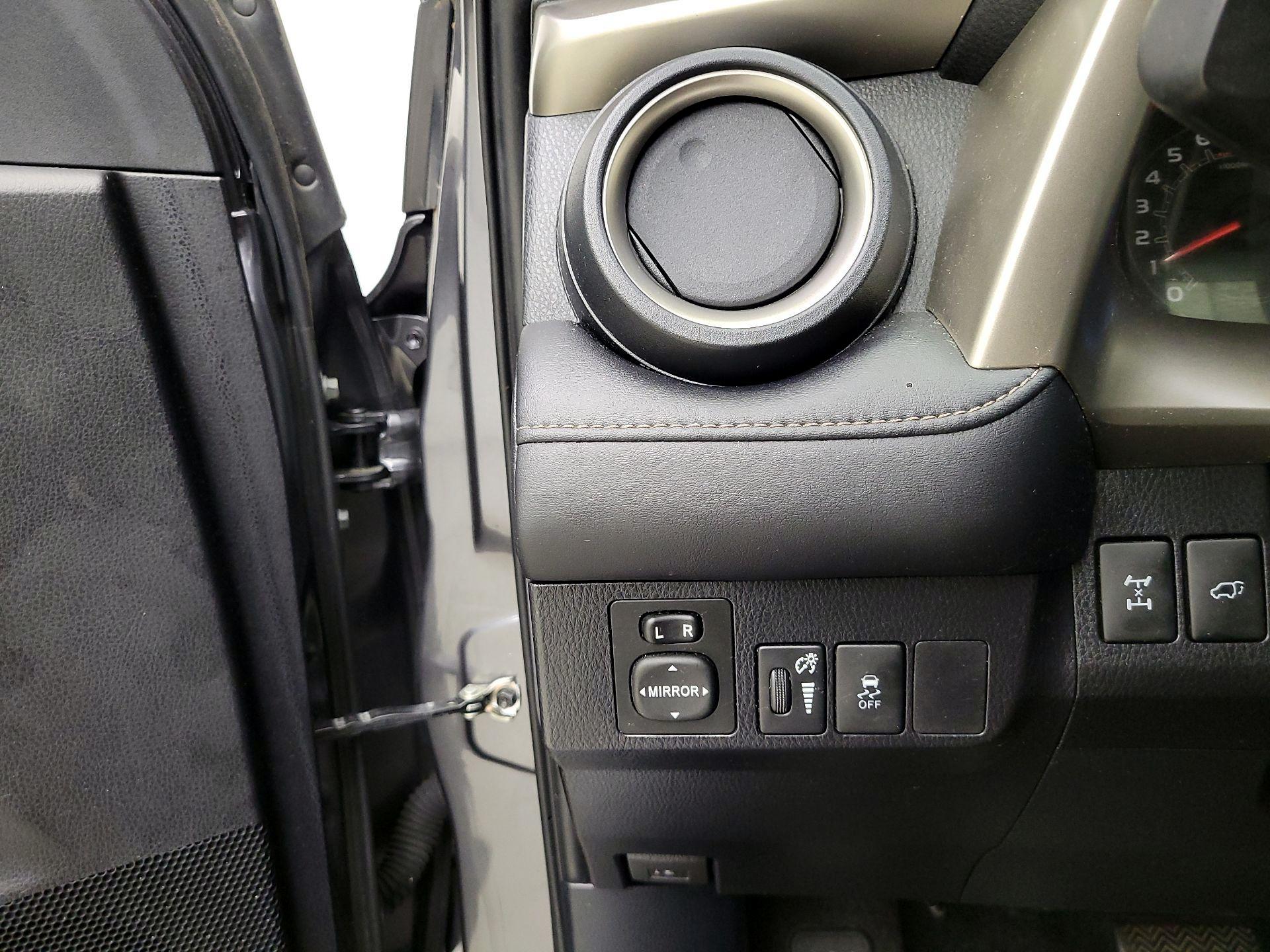 Thumbnail: 2015 Toyota RAV4 - 13