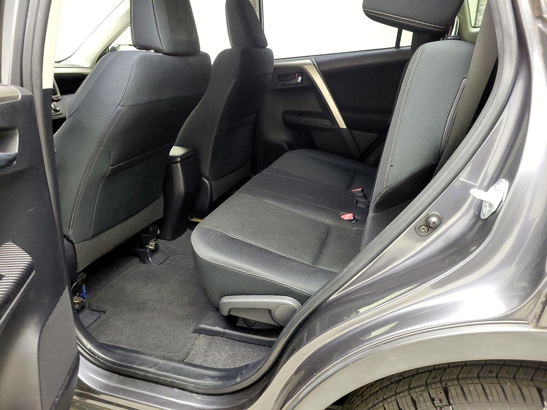 Thumbnail: 2015 Toyota RAV4 - 19
