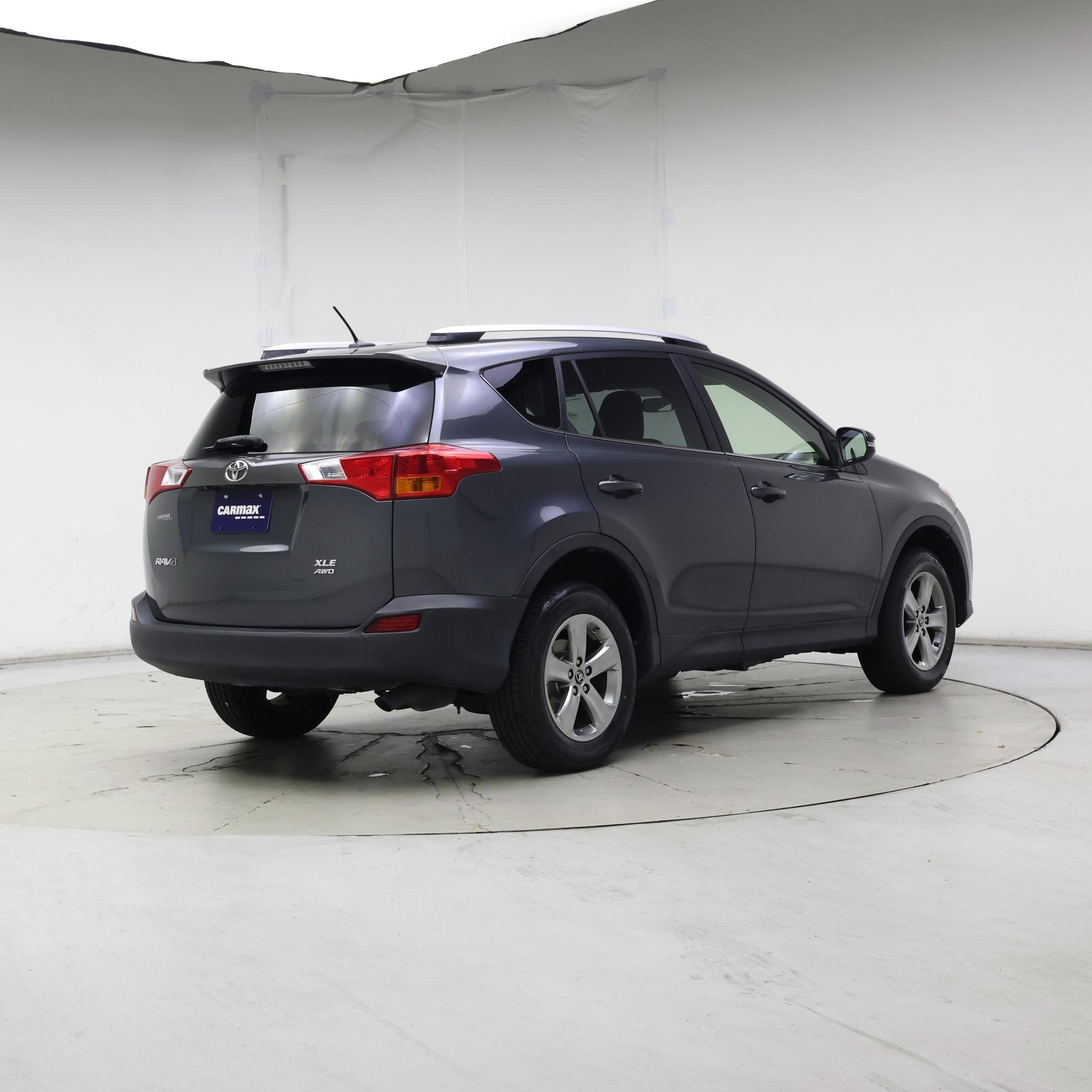 Thumbnail: 2015 Toyota RAV4 - 8