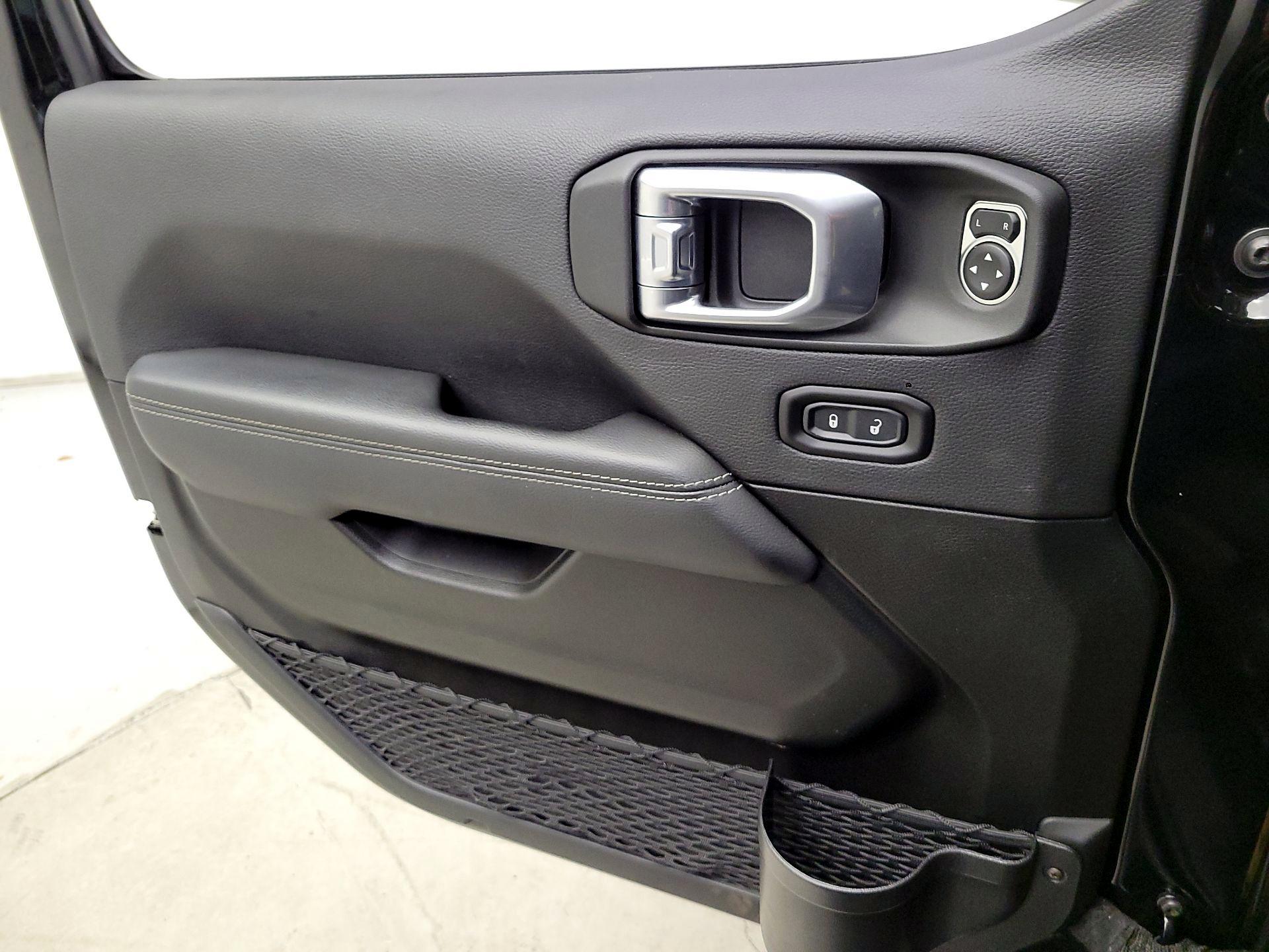 Thumbnail: 2022 Jeep Wrangler - 12