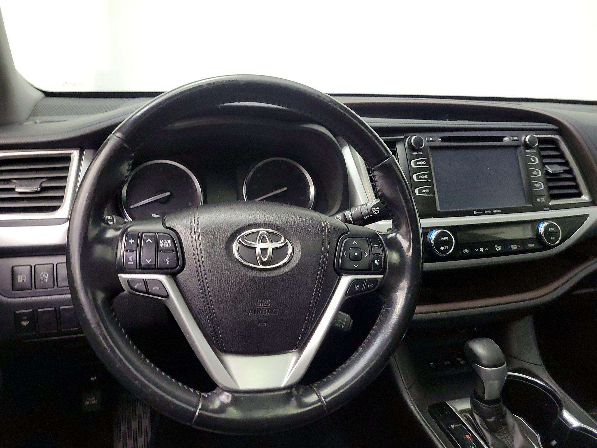 Thumbnail: 2018 Toyota Highlander - 10