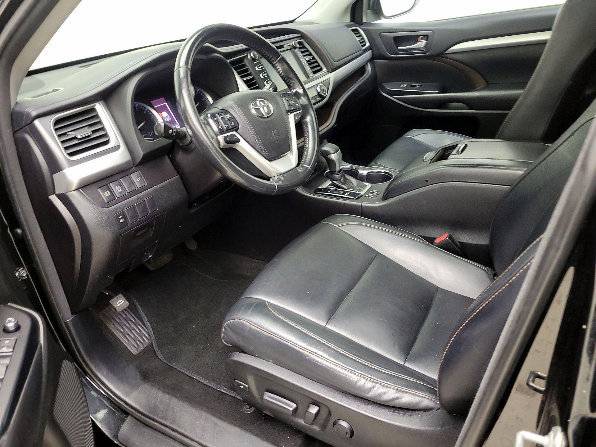 Thumbnail: 2018 Toyota Highlander - 11