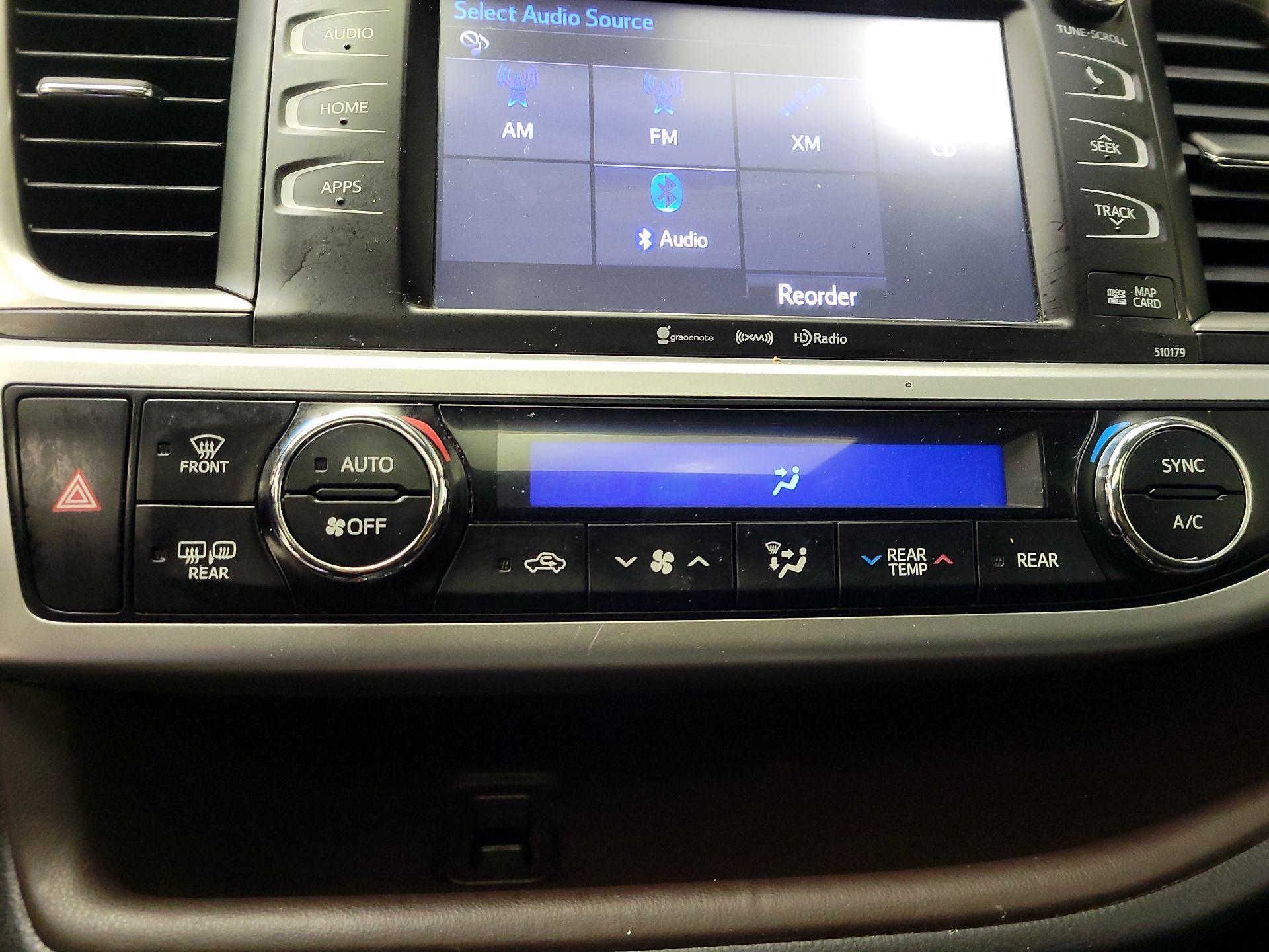 Thumbnail: 2018 Toyota Highlander - 16