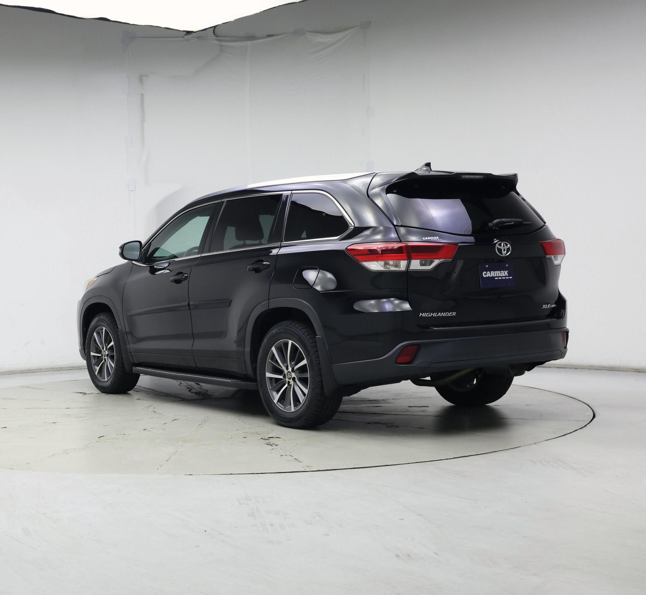 Thumbnail: 2018 Toyota Highlander - 2