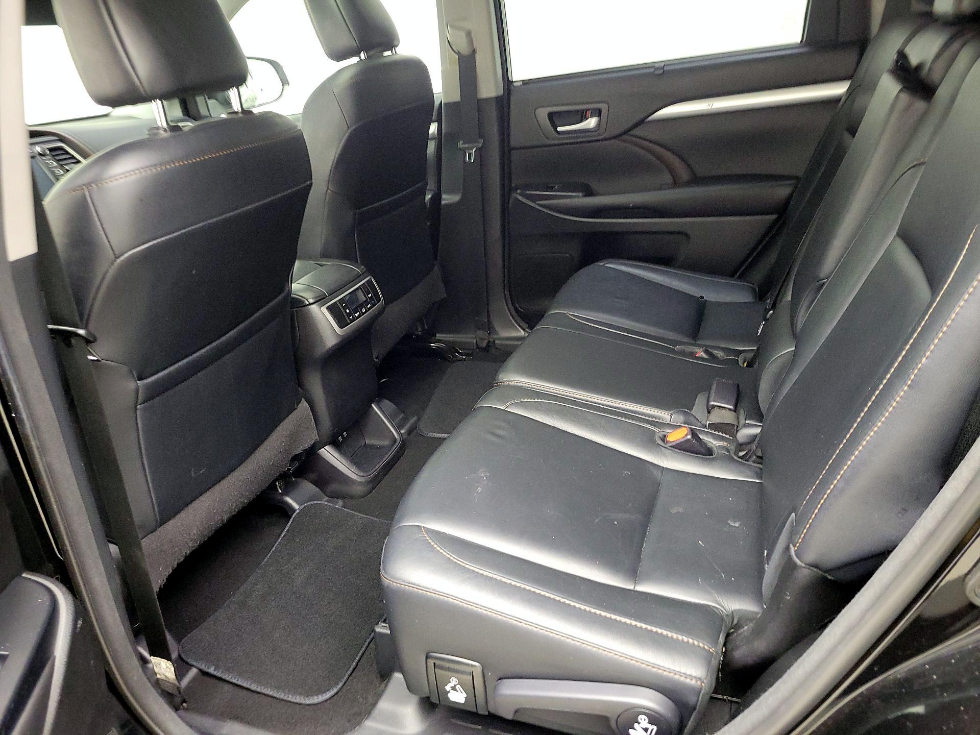 Thumbnail: 2018 Toyota Highlander - 19