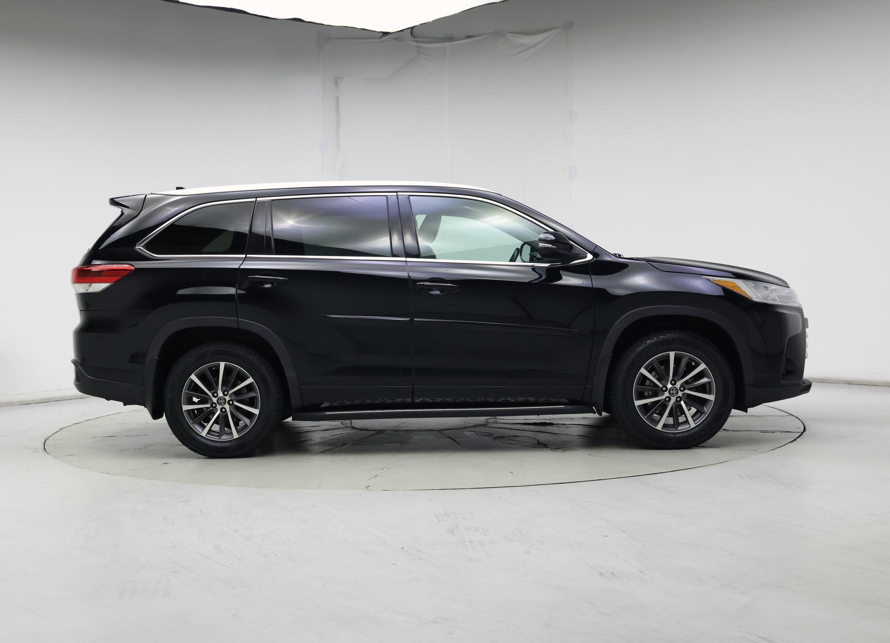 Thumbnail: 2018 Toyota Highlander - 7