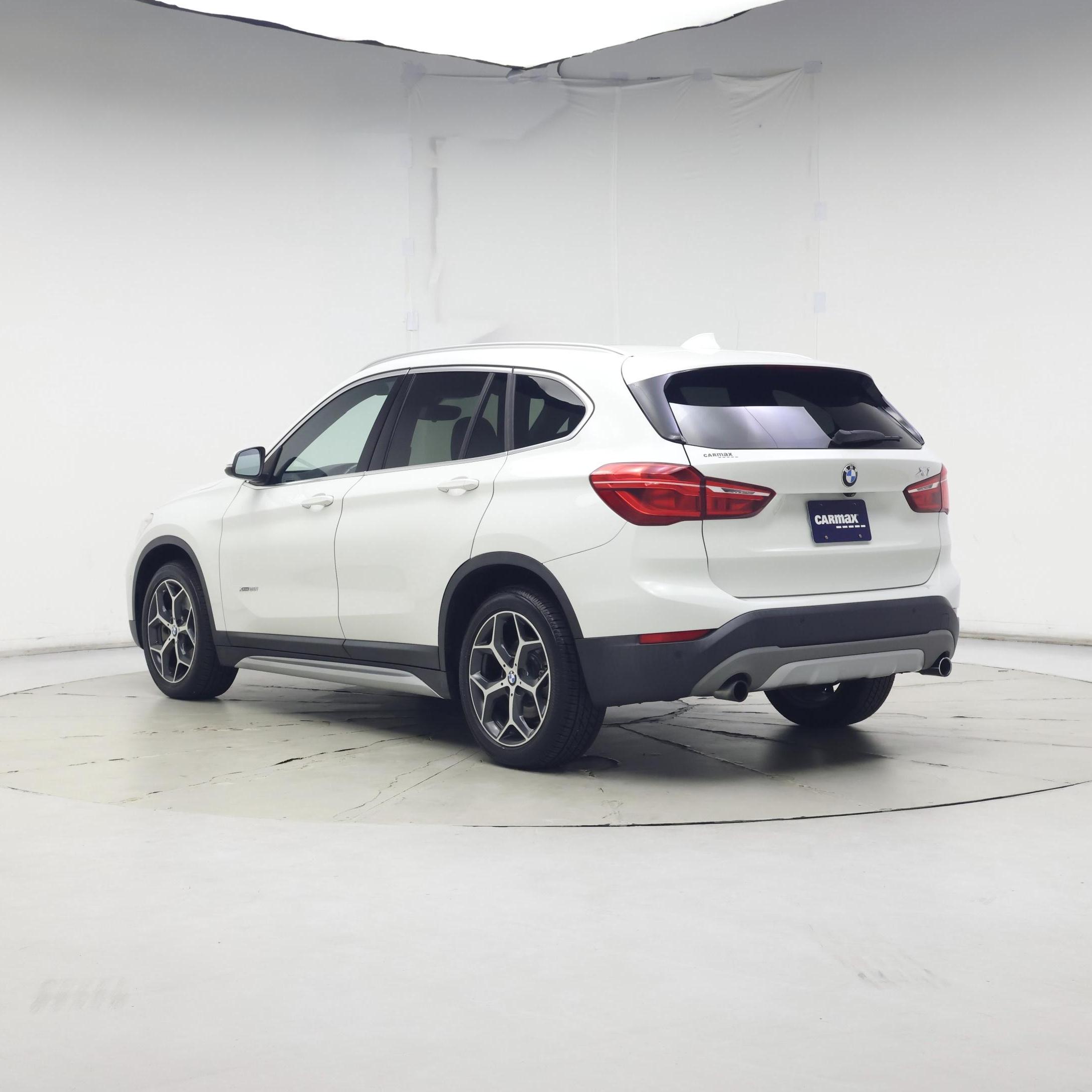 Thumbnail: 2017 BMW X1 - 2