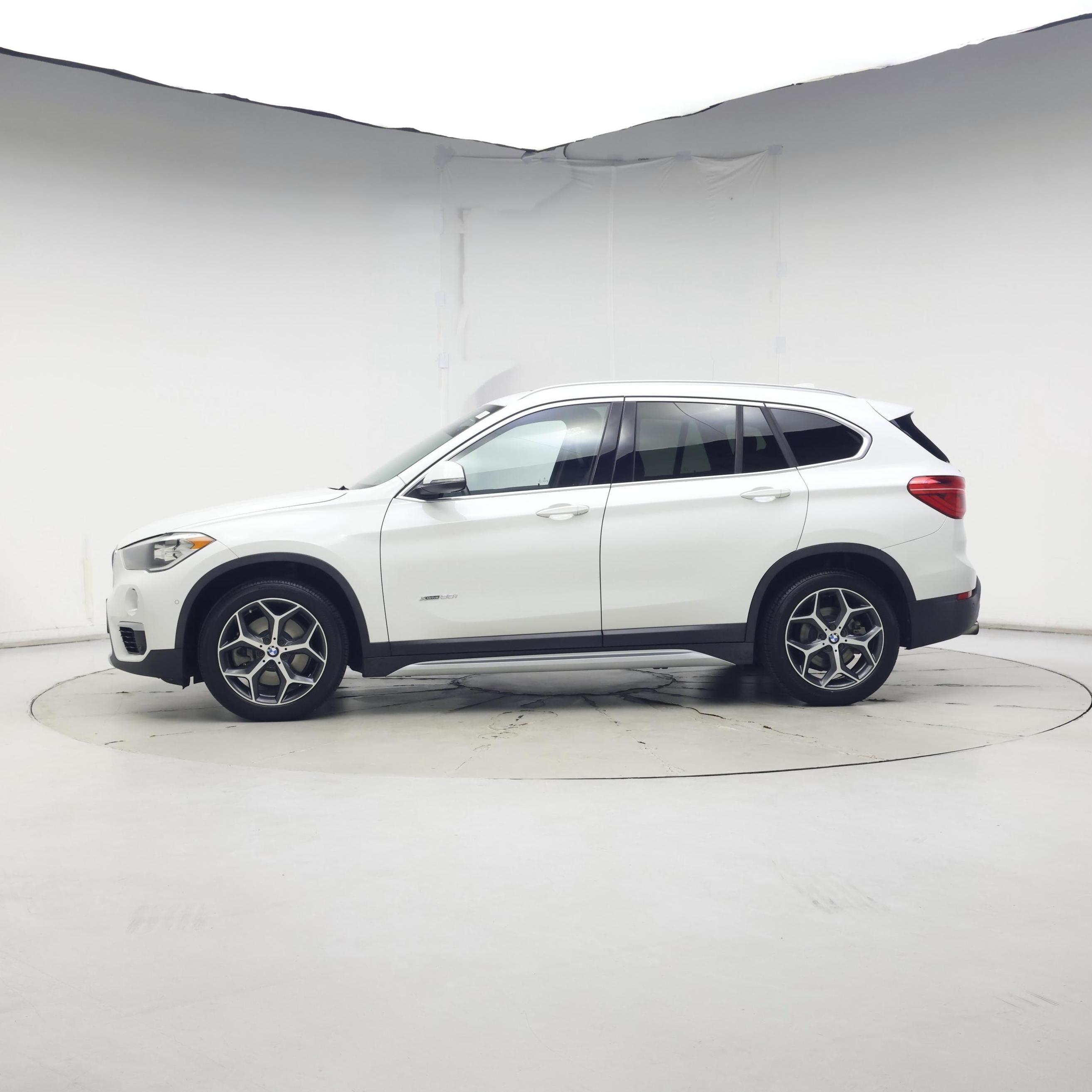 Thumbnail: 2017 BMW X1 - 3