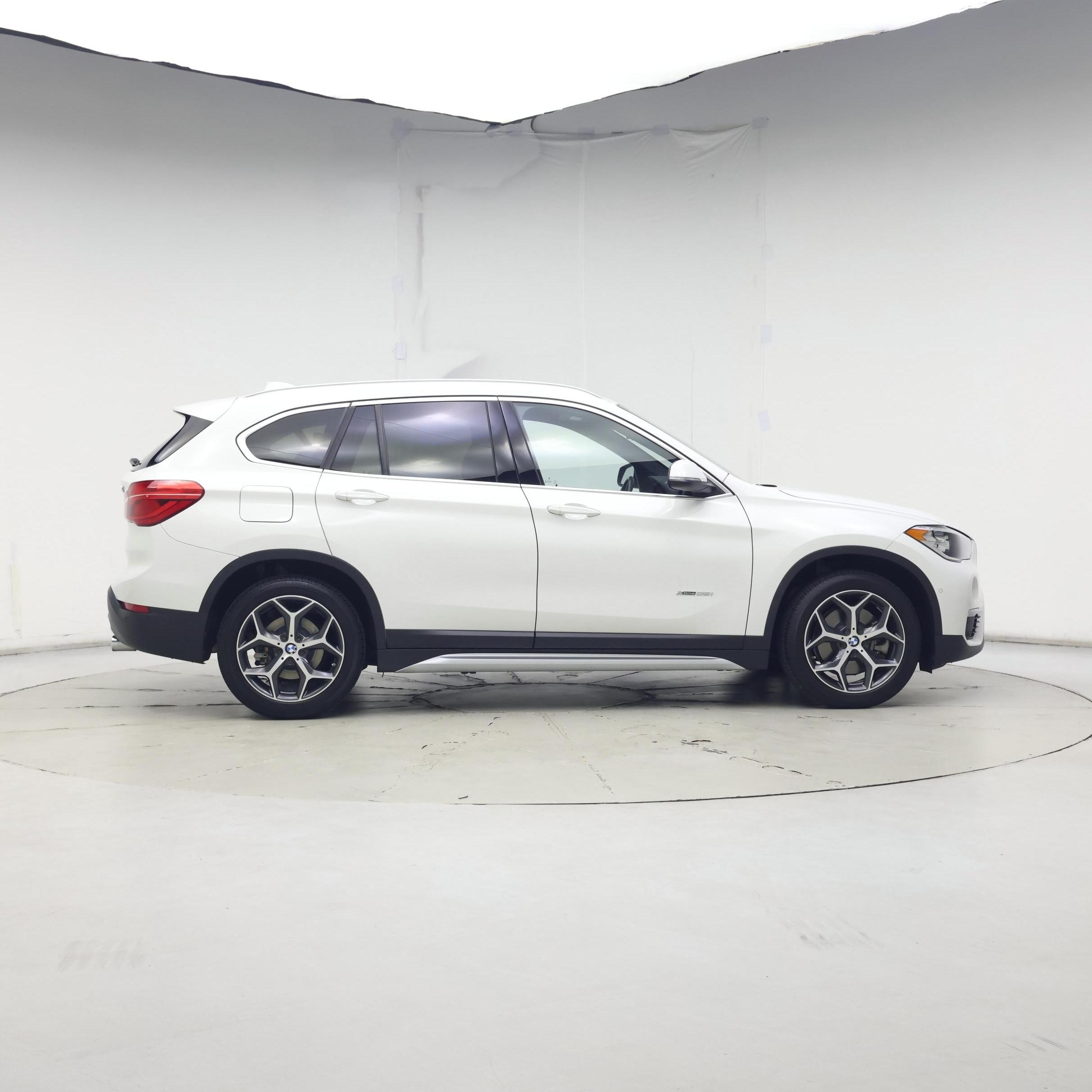 Thumbnail: 2017 BMW X1 - 7