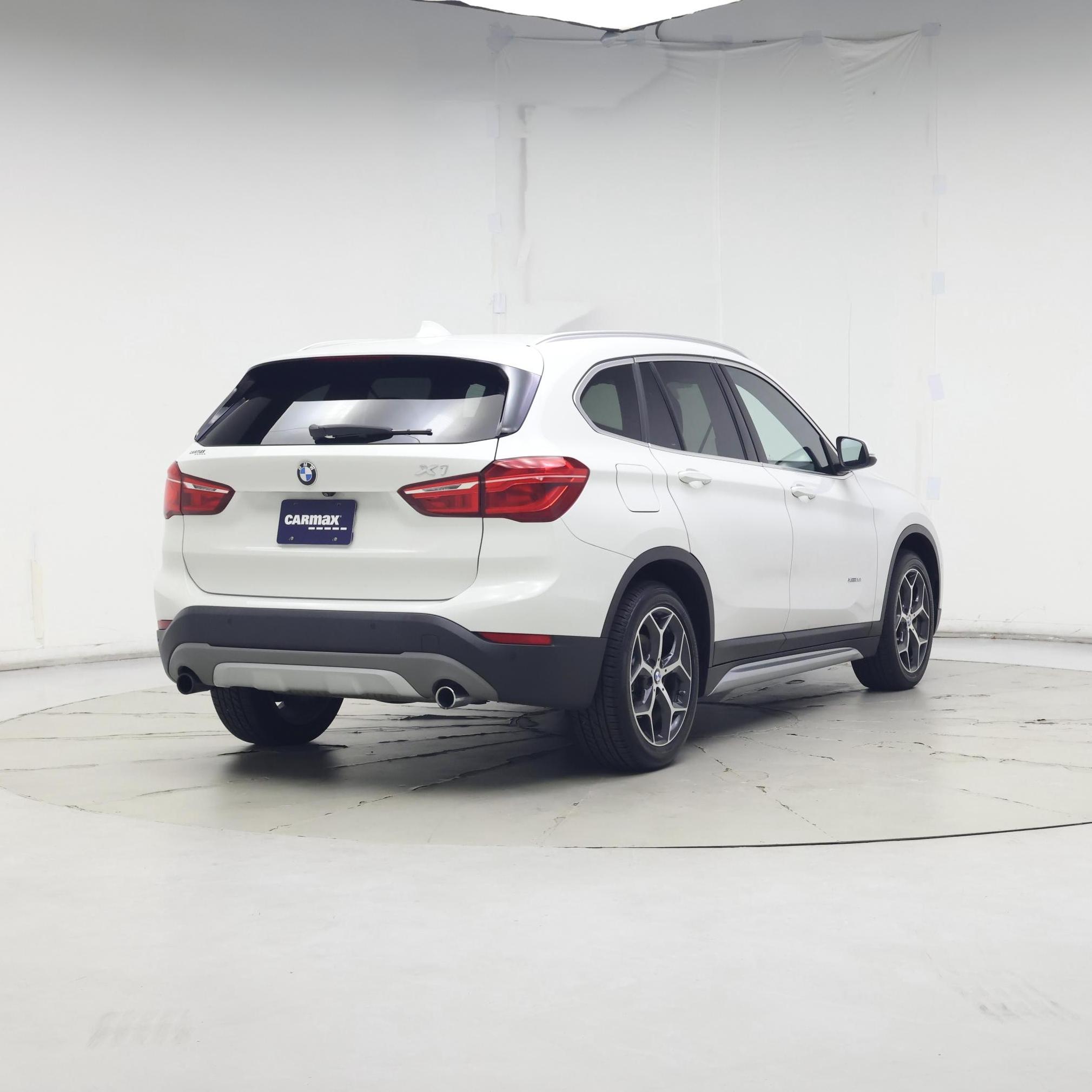 Thumbnail: 2017 BMW X1 - 8