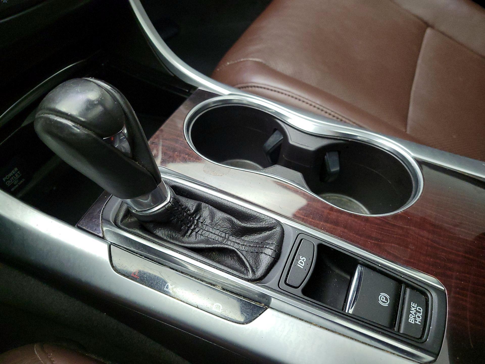Thumbnail: 2016 Acura TLX - 18