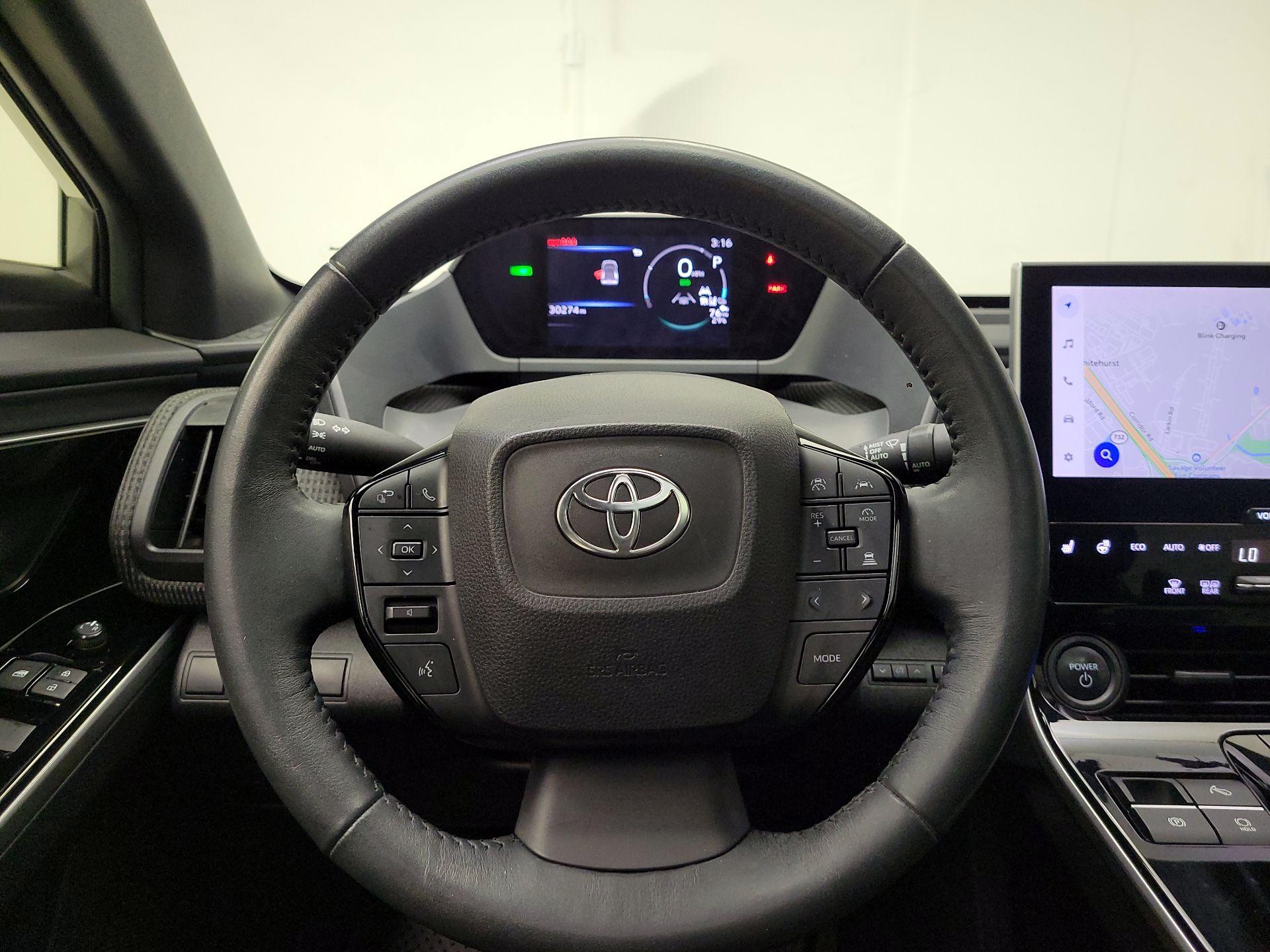 Thumbnail: 2023 Toyota bZ4X - 10