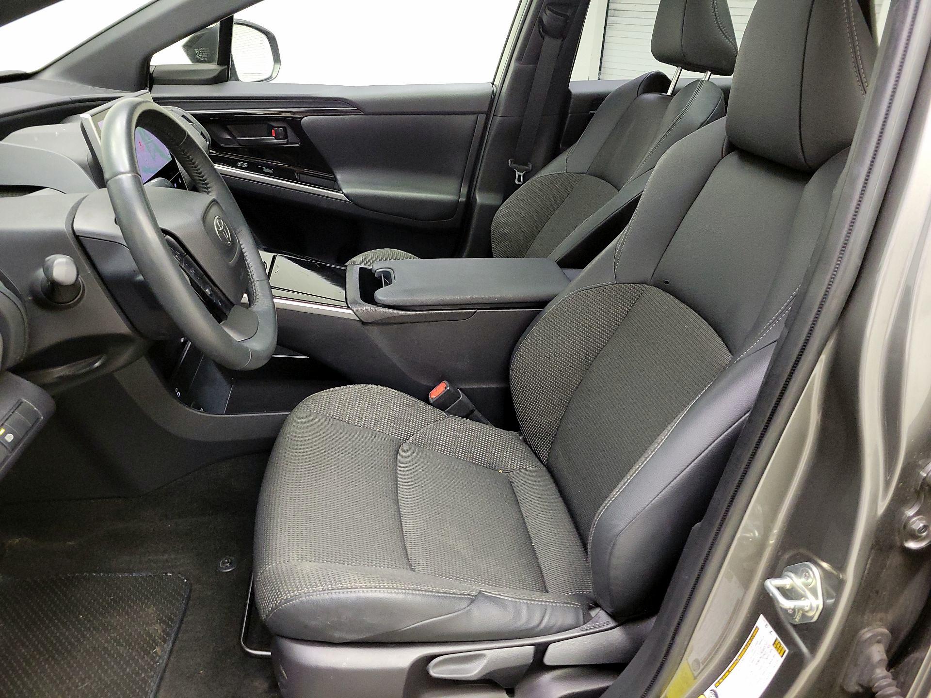 Thumbnail: 2023 Toyota bZ4X - 11