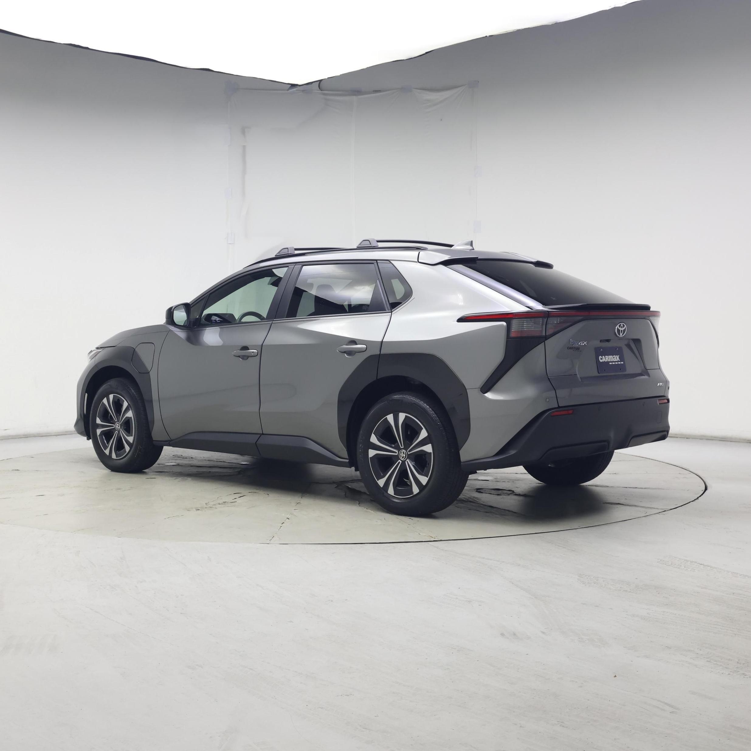 Thumbnail: 2023 Toyota bZ4X - 2