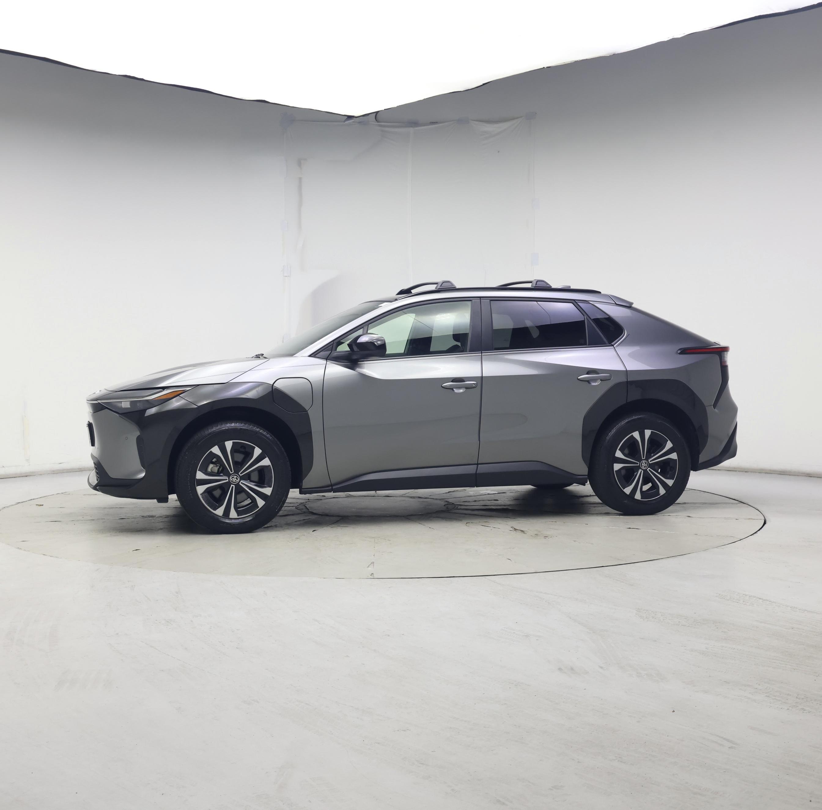 Thumbnail: 2023 Toyota bZ4X - 3