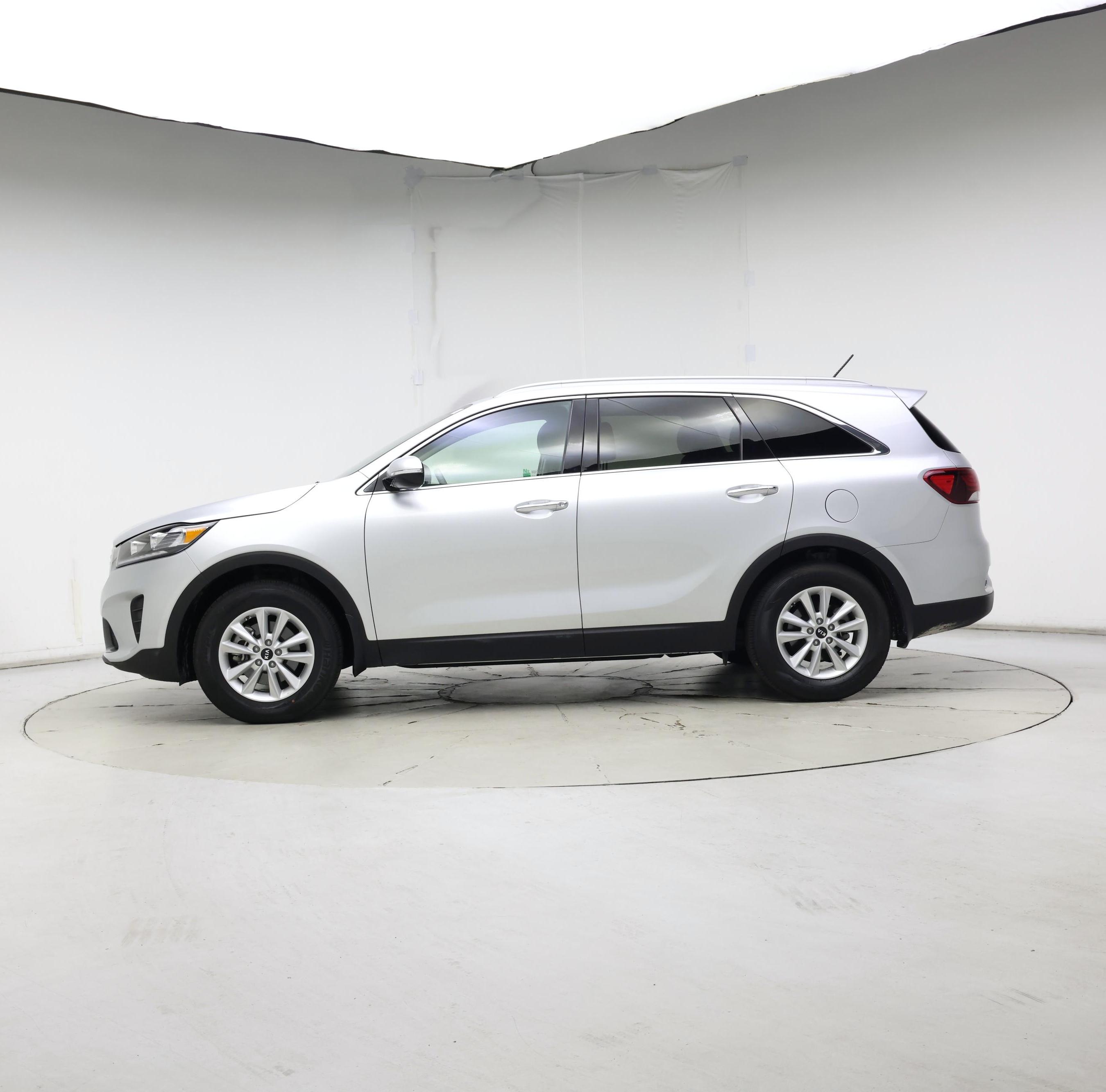Thumbnail: 2020 Kia Sorento - 3