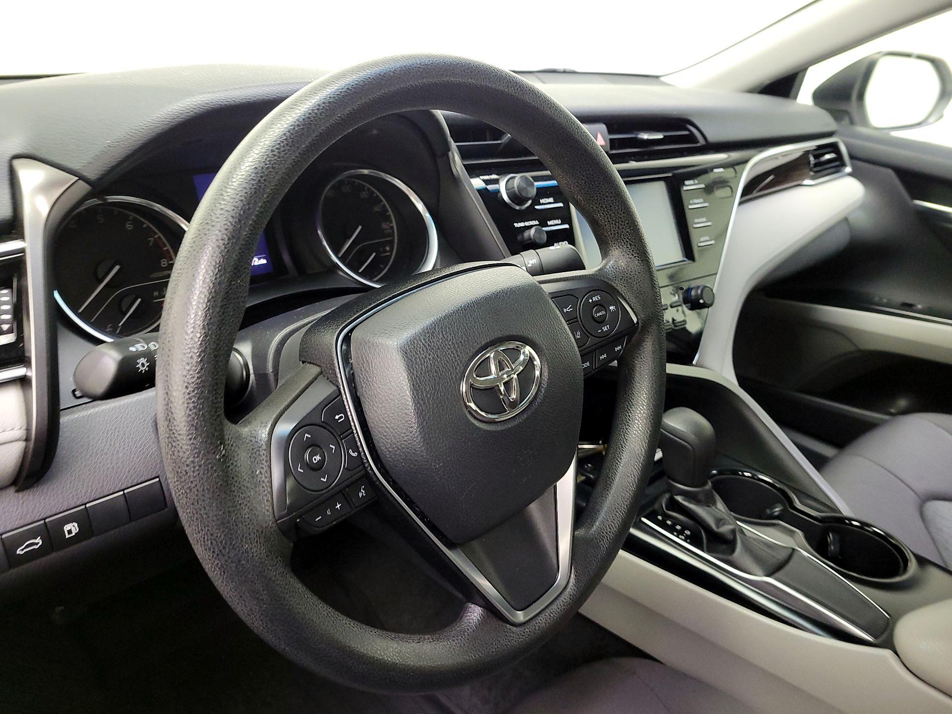 Thumbnail: 2018 Toyota Camry - 9