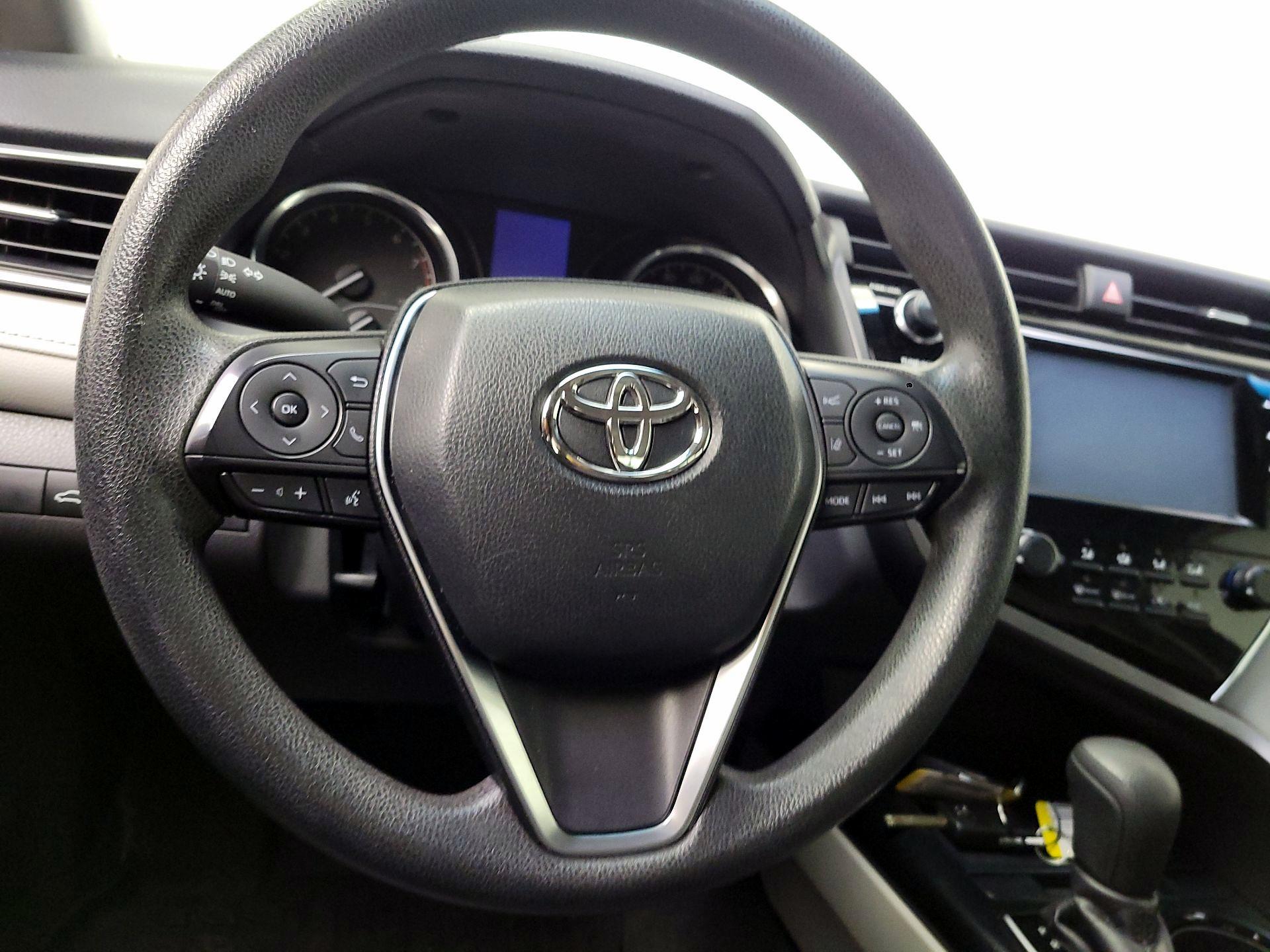 Thumbnail: 2018 Toyota Camry - 10