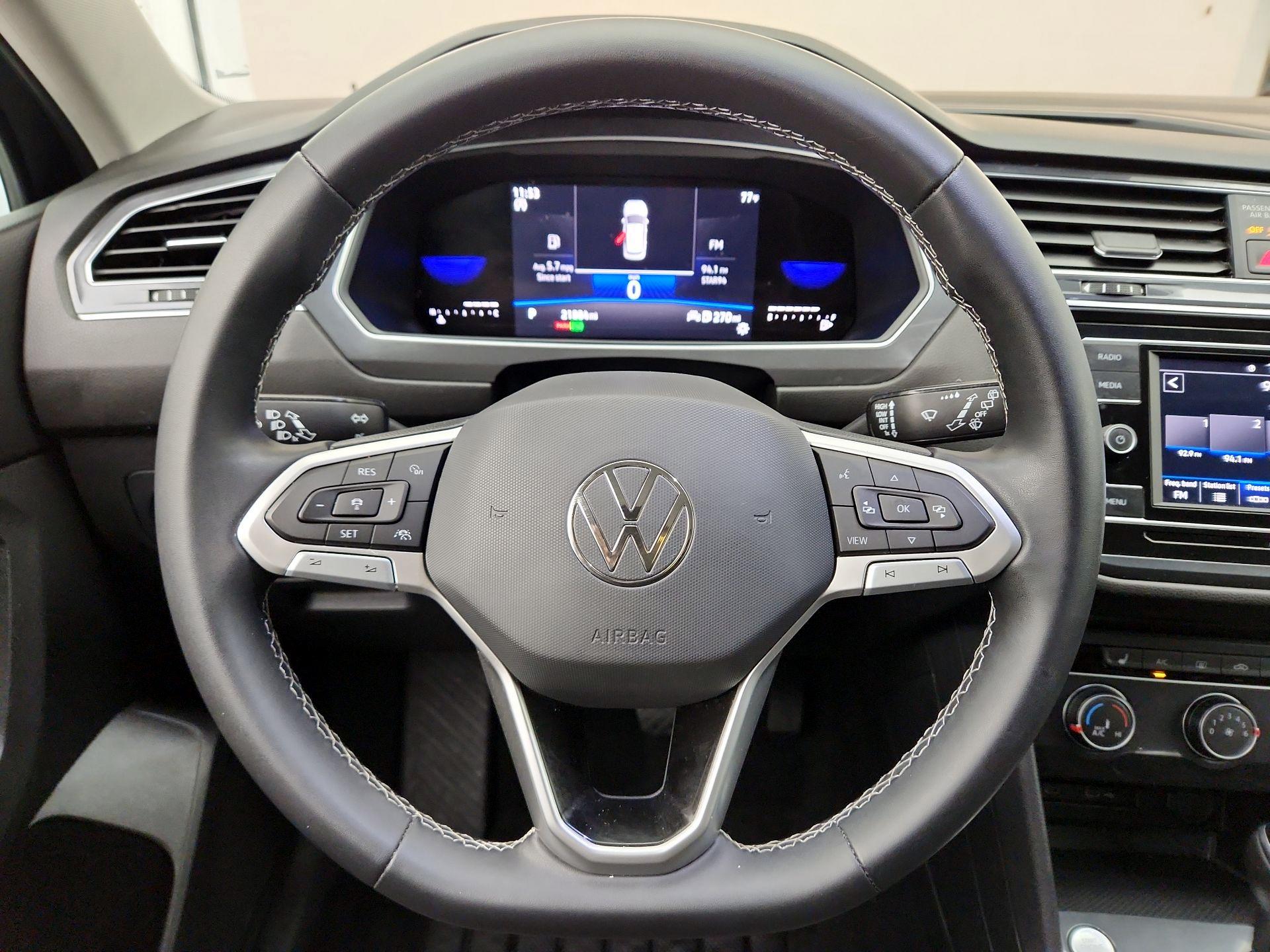 Thumbnail: 2023 Volkswagen Tiguan - 10