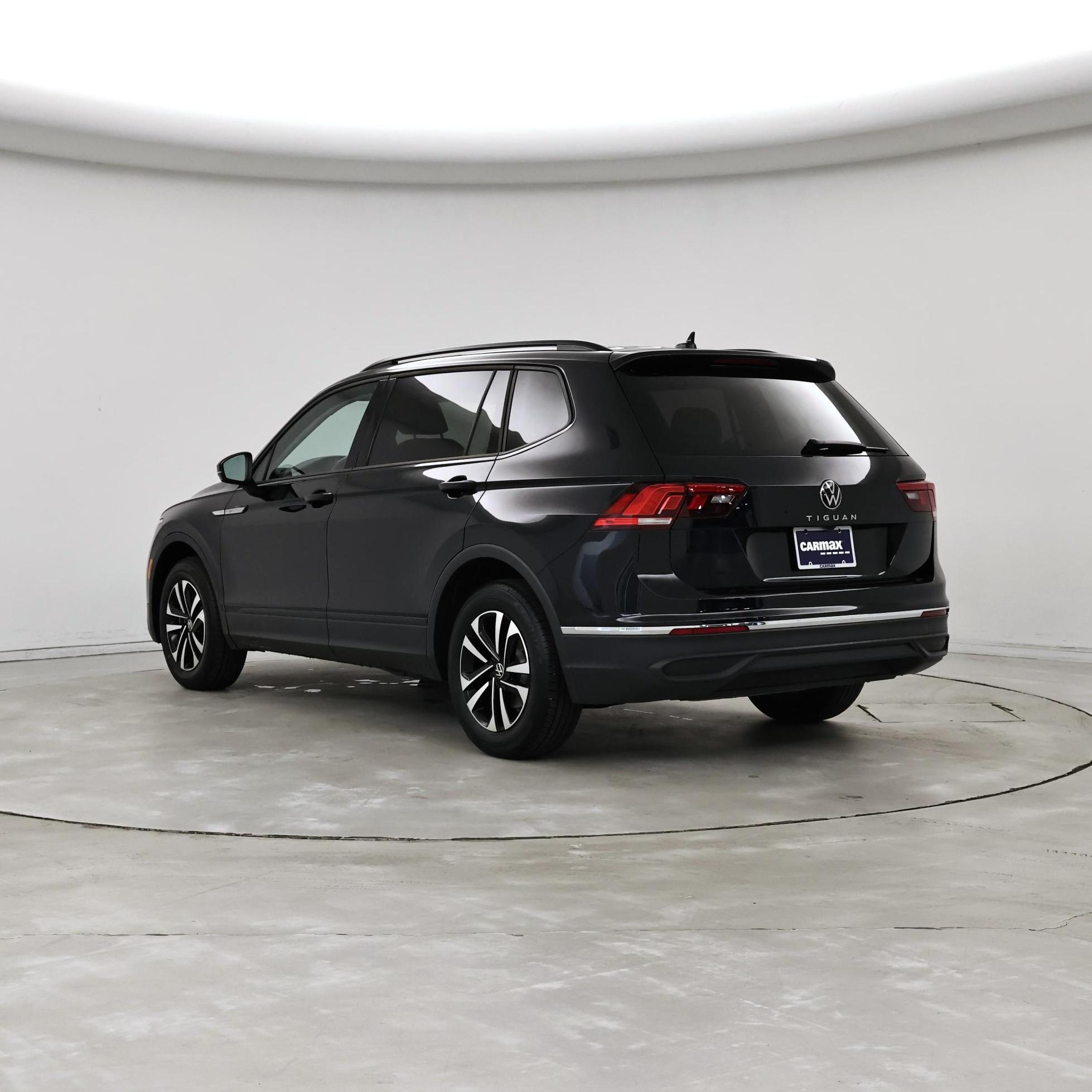 Thumbnail: 2023 Volkswagen Tiguan - 2