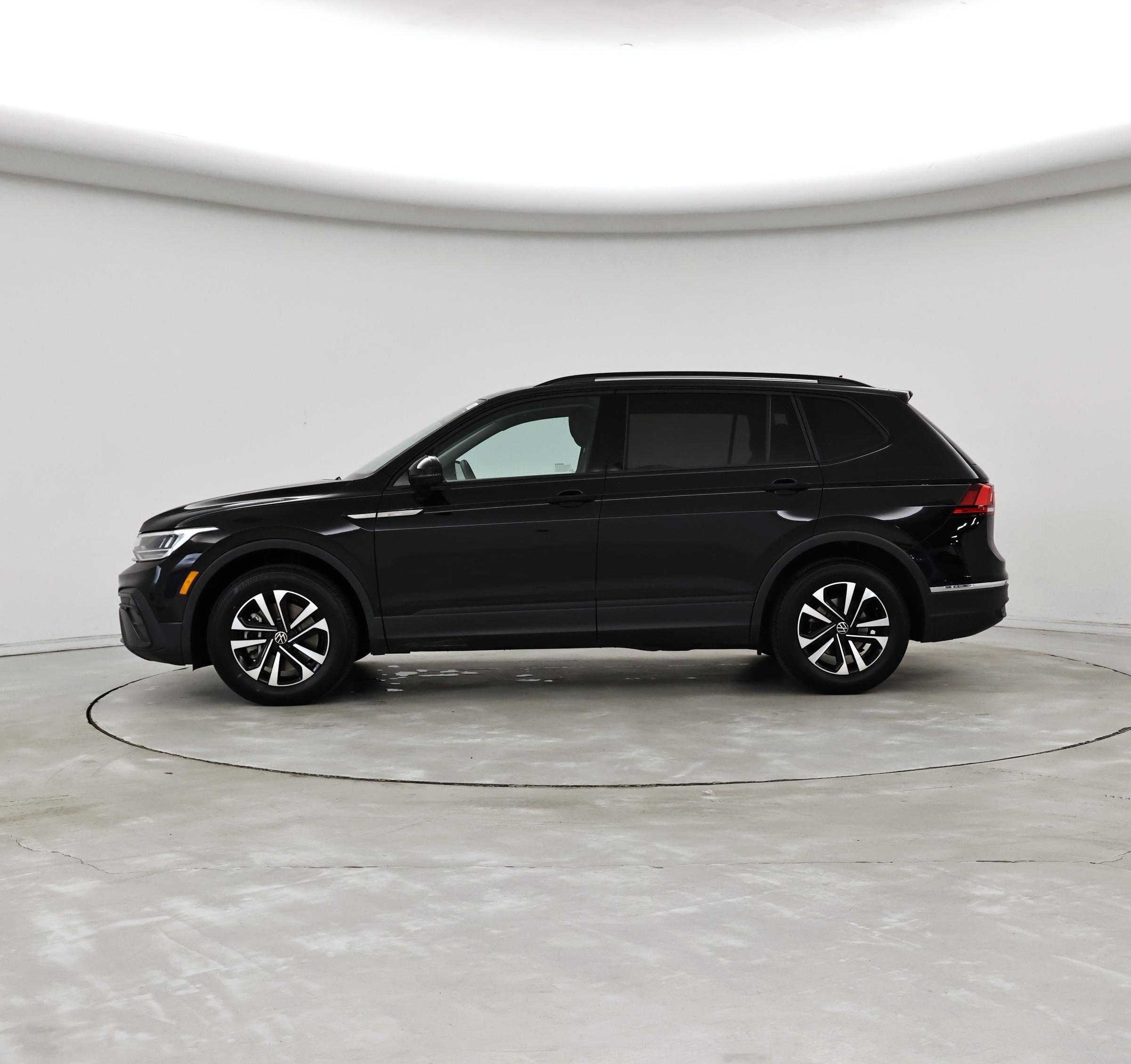 Thumbnail: 2023 Volkswagen Tiguan - 3