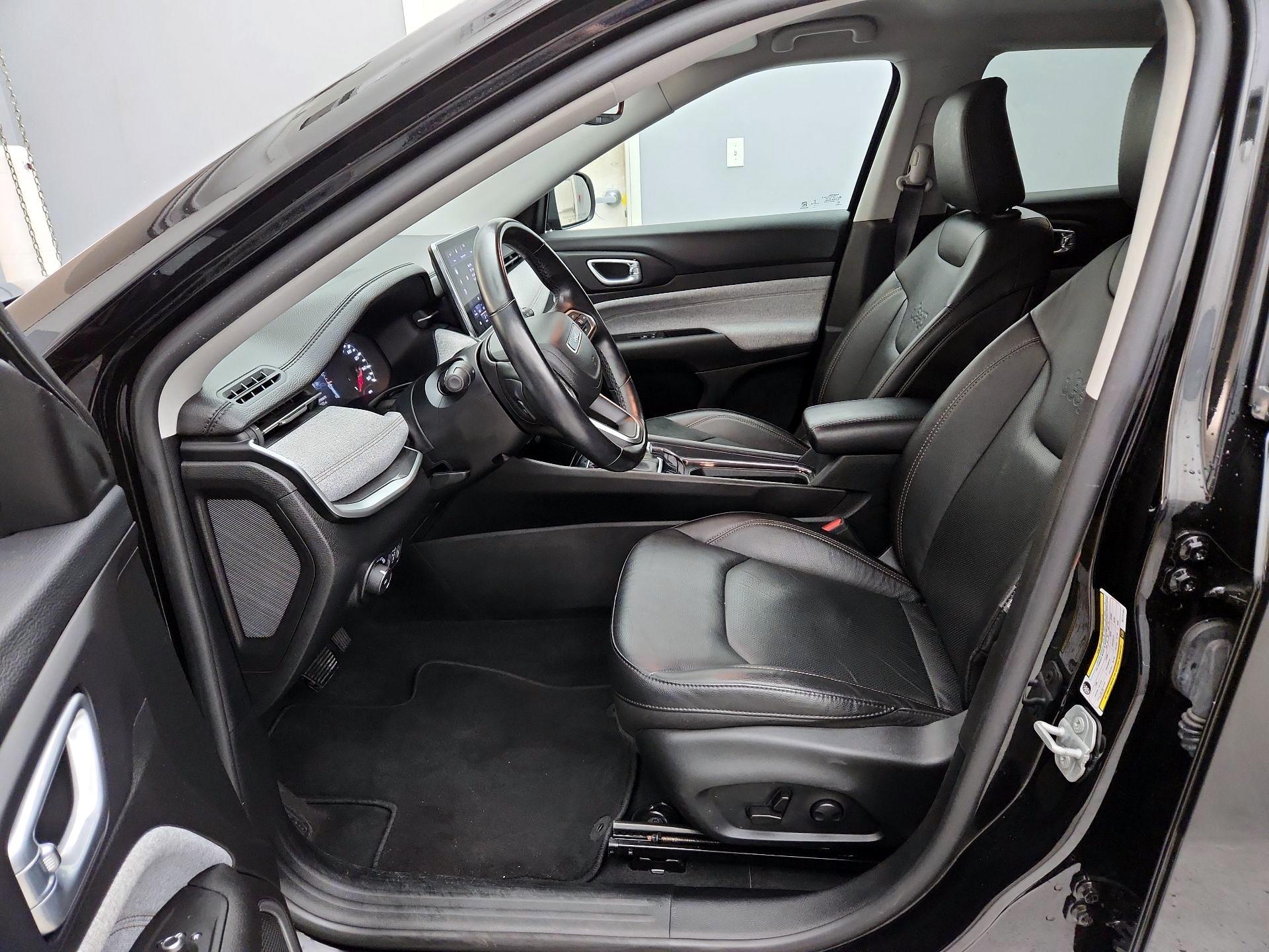 Thumbnail: 2022 Jeep Compass - 11