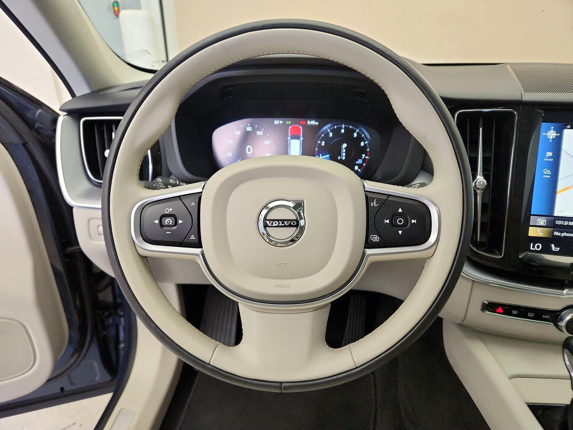 Thumbnail: 2020 Volvo XC60 - 10