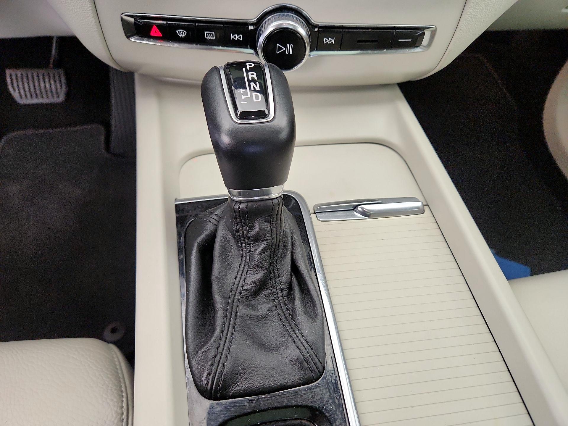 Thumbnail: 2020 Volvo XC60 - 18