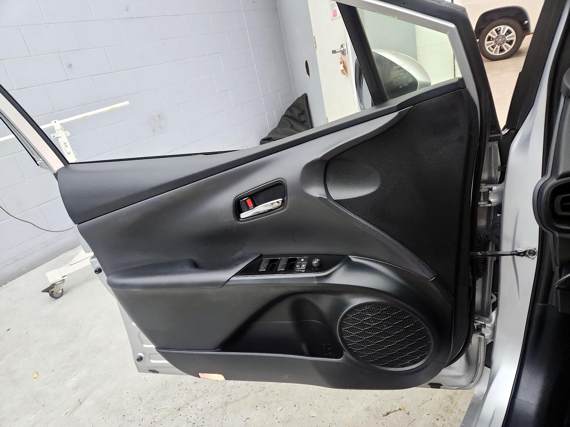 Thumbnail: 2021 Toyota Prius - 12