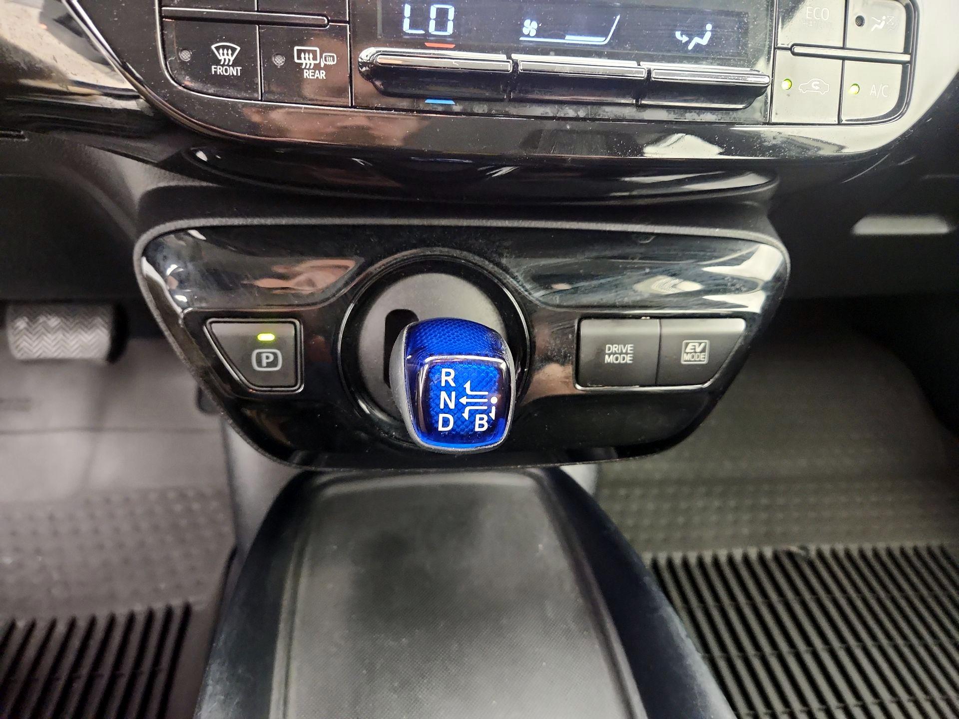 Thumbnail: 2021 Toyota Prius - 18