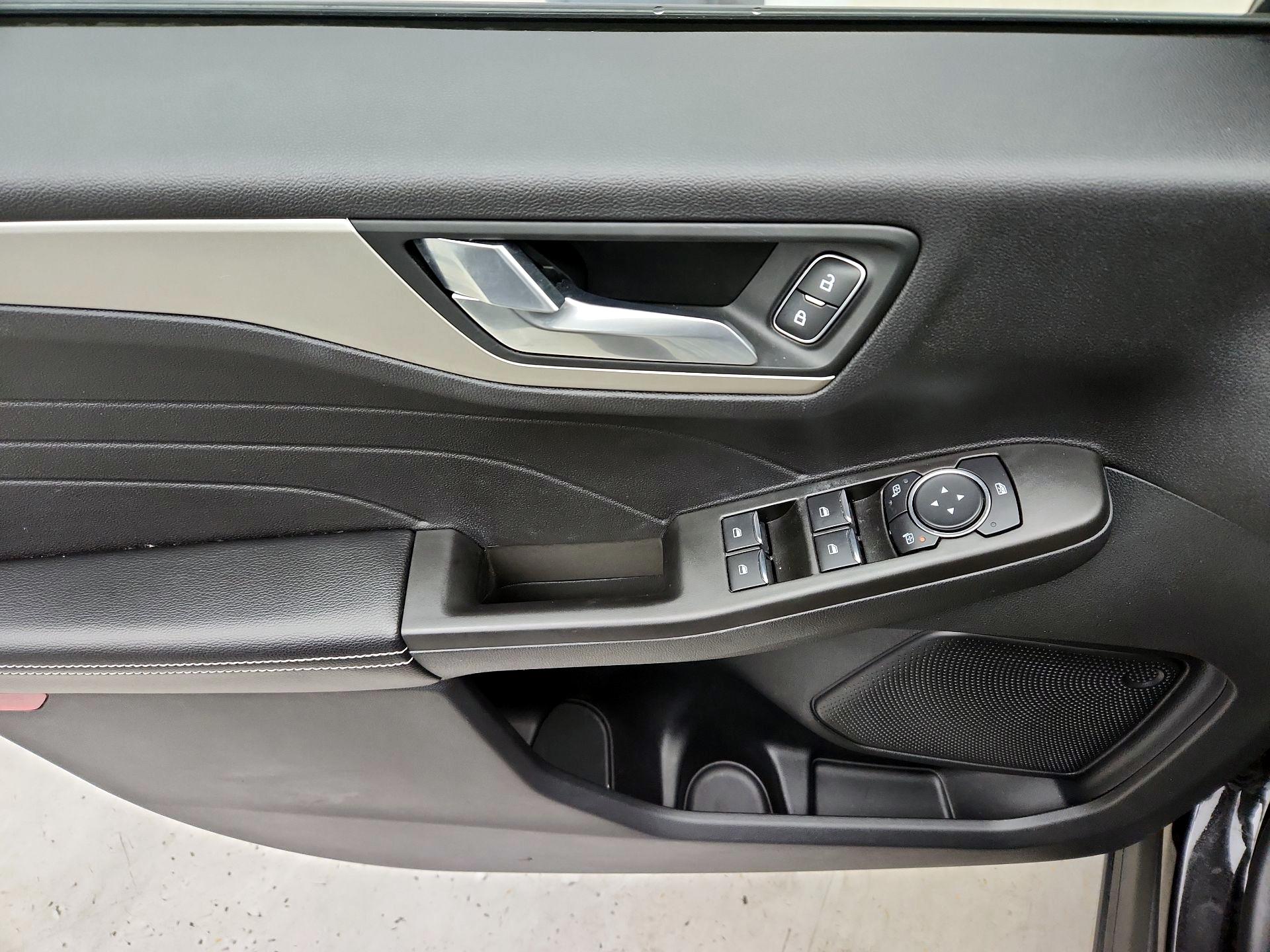 Thumbnail: 2021 Ford Escape - 12